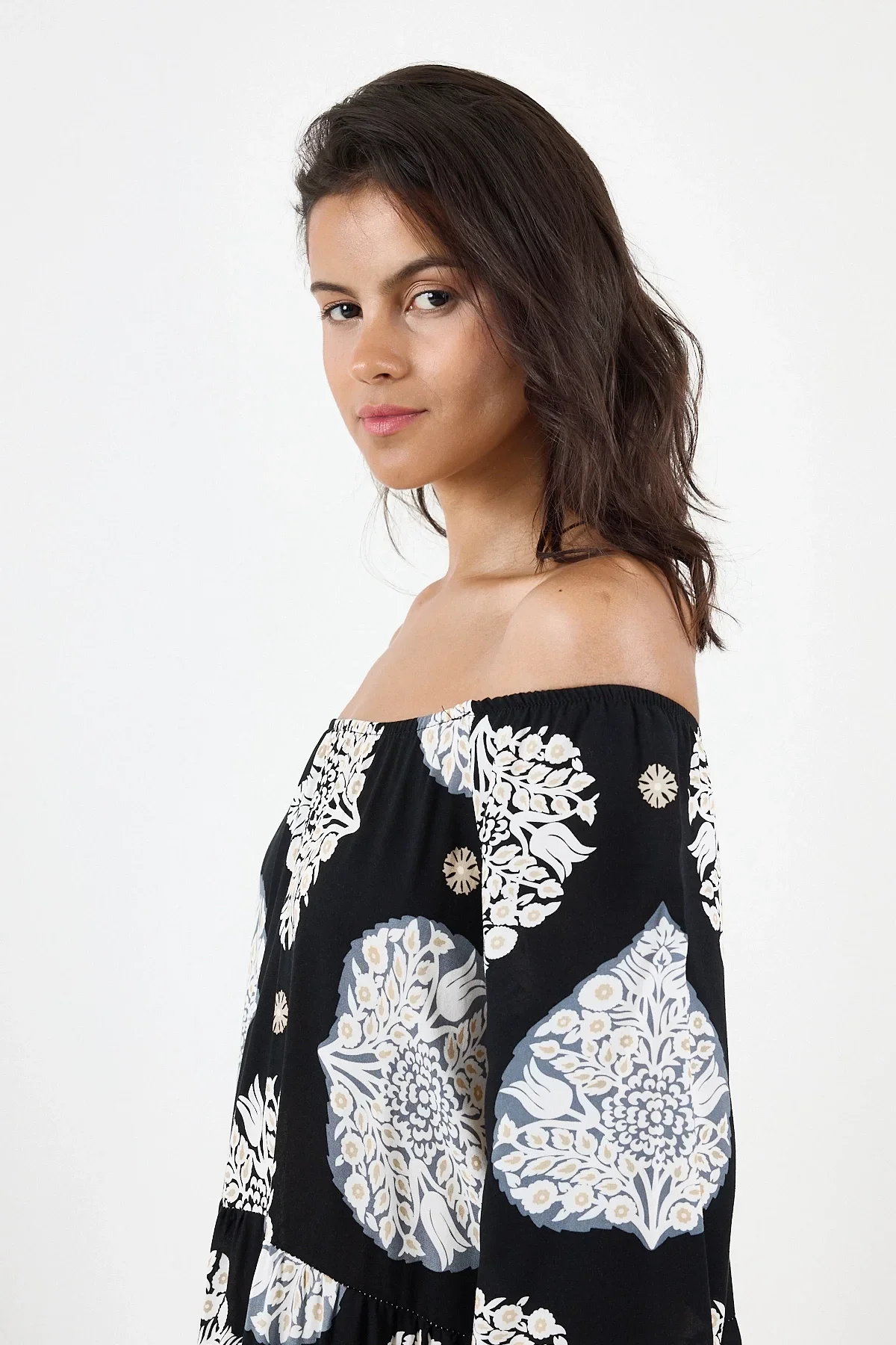 Şal Desenli Madonna Yaka Maxi Elbise Siyah