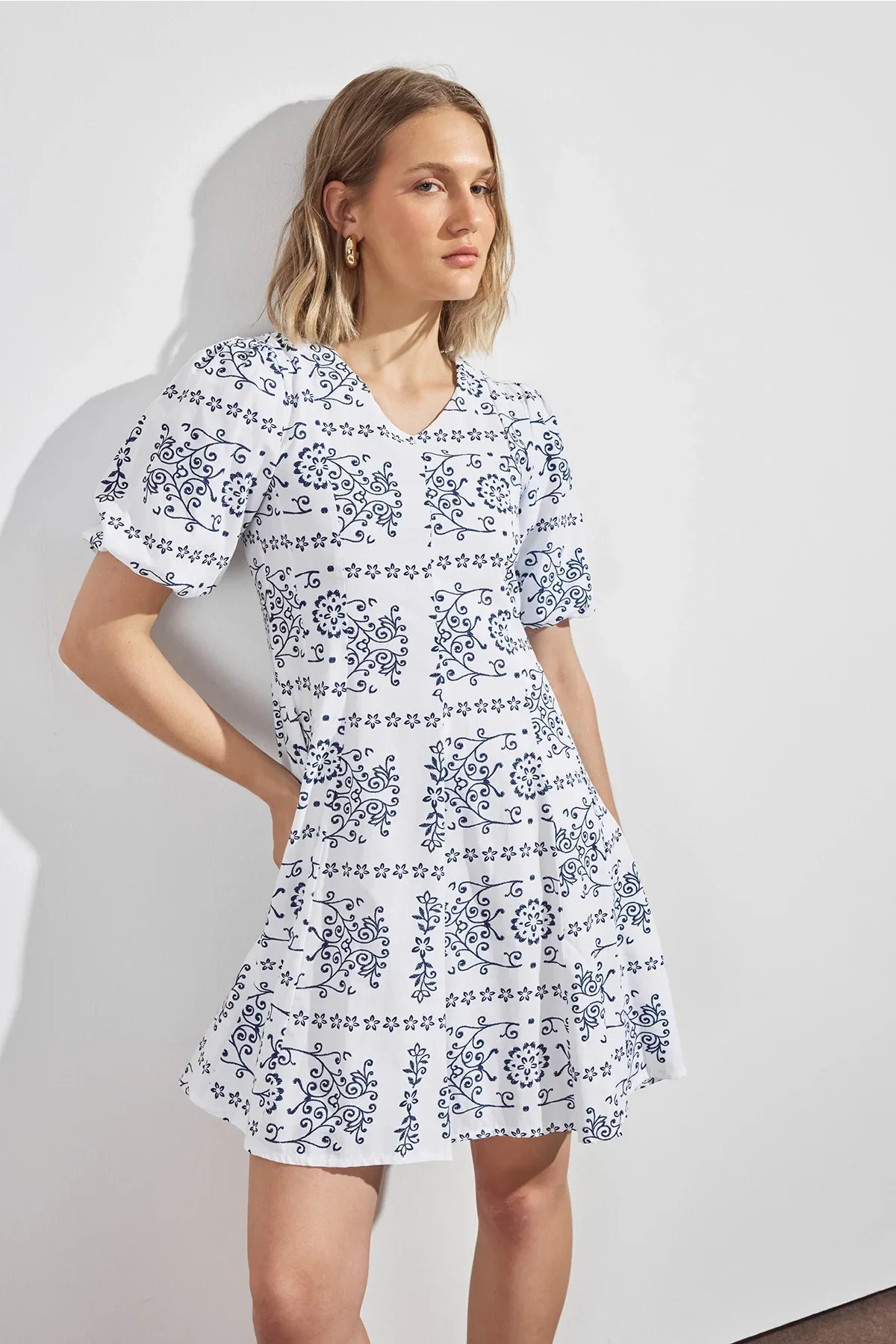 Segnante Kadın Dokuma Kumaş Balon Kol Midi Boy Yazlık Lacivert Elbise 4500-95