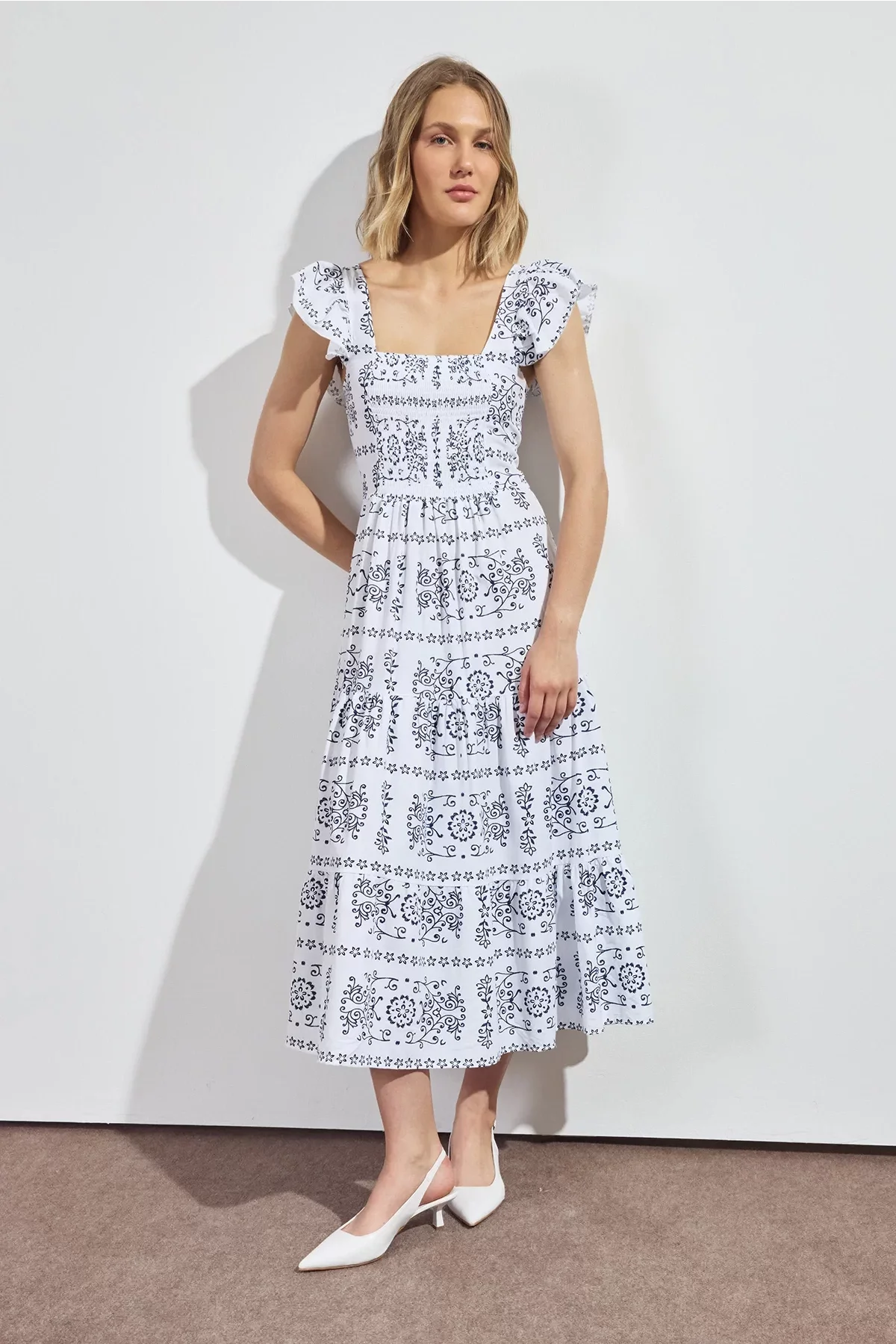 Segnante Kadın Lacivert Desenli A Kesim Beli Gipeli Kolu Fırfır Detaylı Midi Dokuma Elbise 4510/105