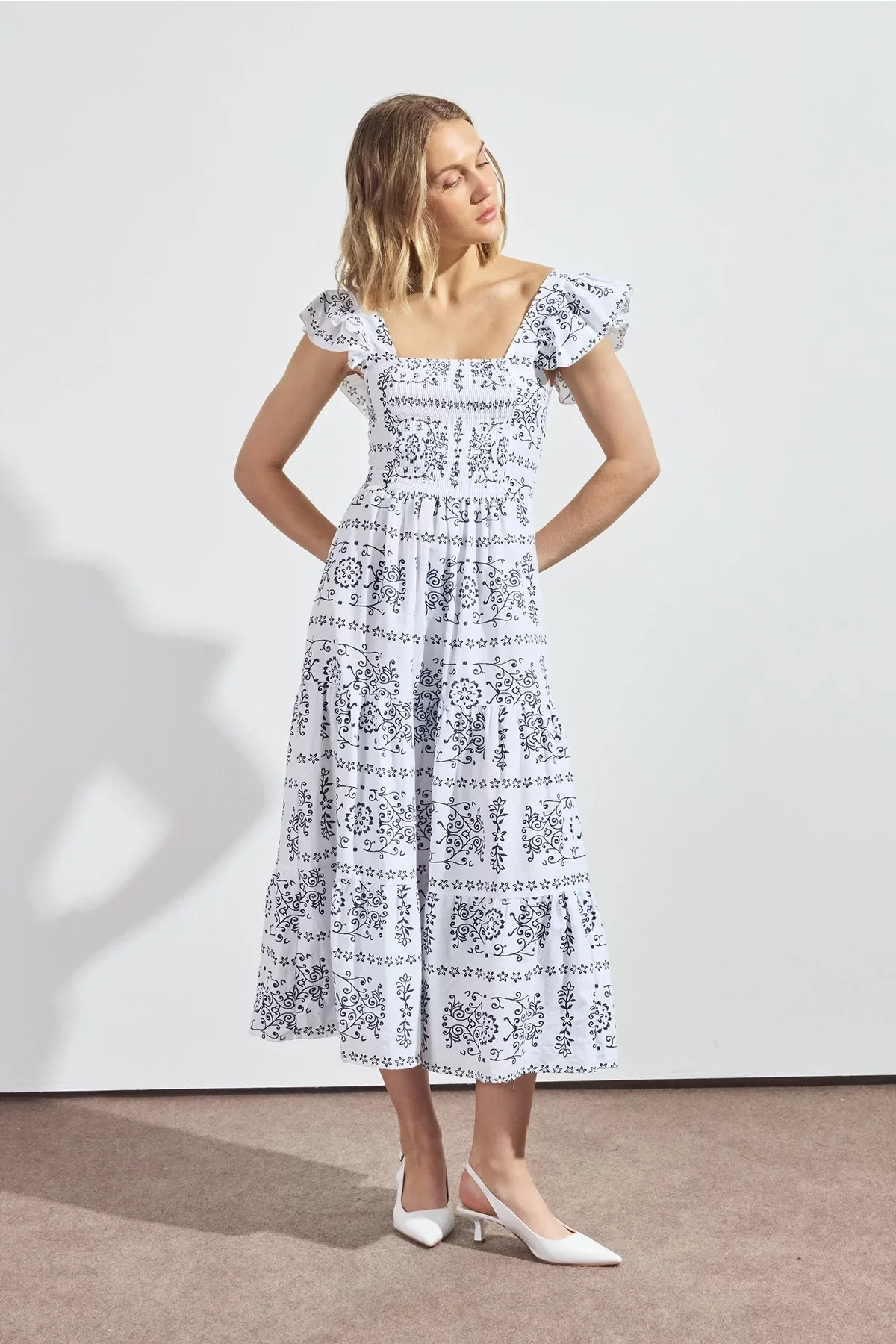 Segnante Kadın Lacivert Desenli A Kesim Beli Gipeli Kolu Fırfır Detaylı Midi Dokuma Elbise 4510/105