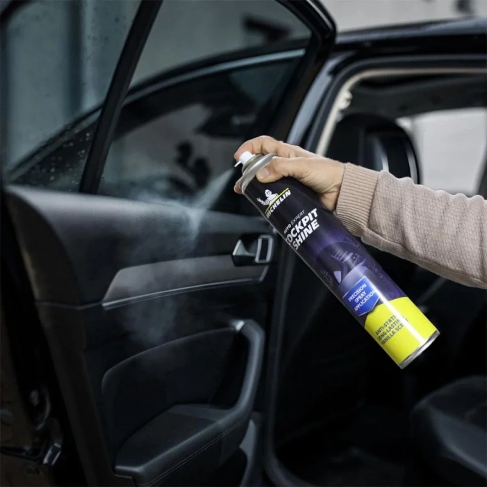 Michelin MC34334 750ml Torpido ve Kokpit Parlatma ve Bakım Spreyi Gizemli Aroma