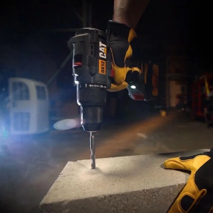 CAT DX12.2 18Volt/4.0Ah Li-ion Çift Akülü Kömürsüz Profesyonel Şarjlı Darbeli Matkap