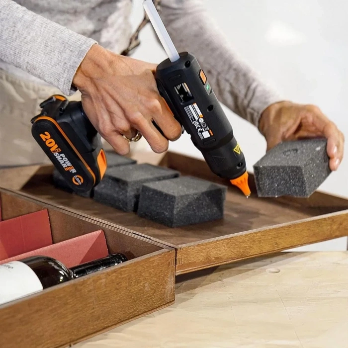 WORX WX045.9 20Volt 11MM Profesyonel Sıcak Mum Silikon Tabancası + 10 Silikon (Akü Dahil Değildir)