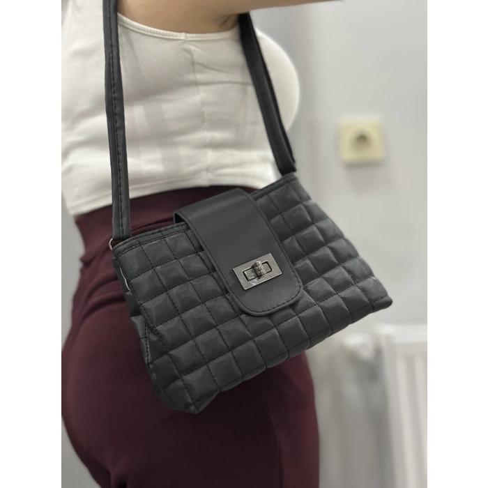 Kapaklı kapitone siyah cilt çanta