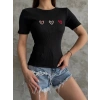 Üçlü kalp nakışlı bluz