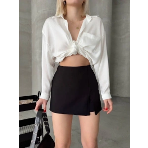 Tek yırtmajlı şort etek