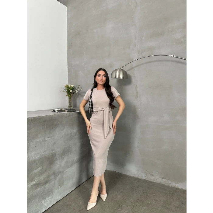 Kuşaklı mdl esnek kumaşlı elbise bej pt