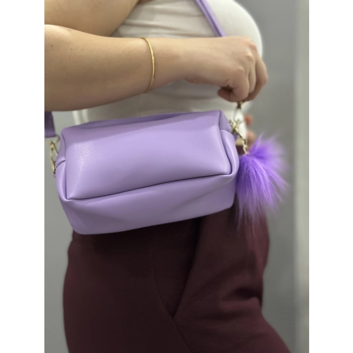Ponpon mor cilt çanta
