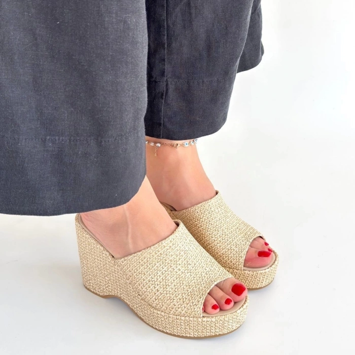 Tlay Bej Hasır Dokumalı Dolgu Topuk Terlik