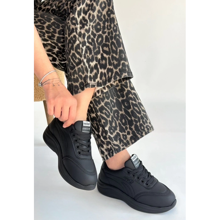 Yejja Siyah Cilt Bağcıklı Spor Ayakkabı