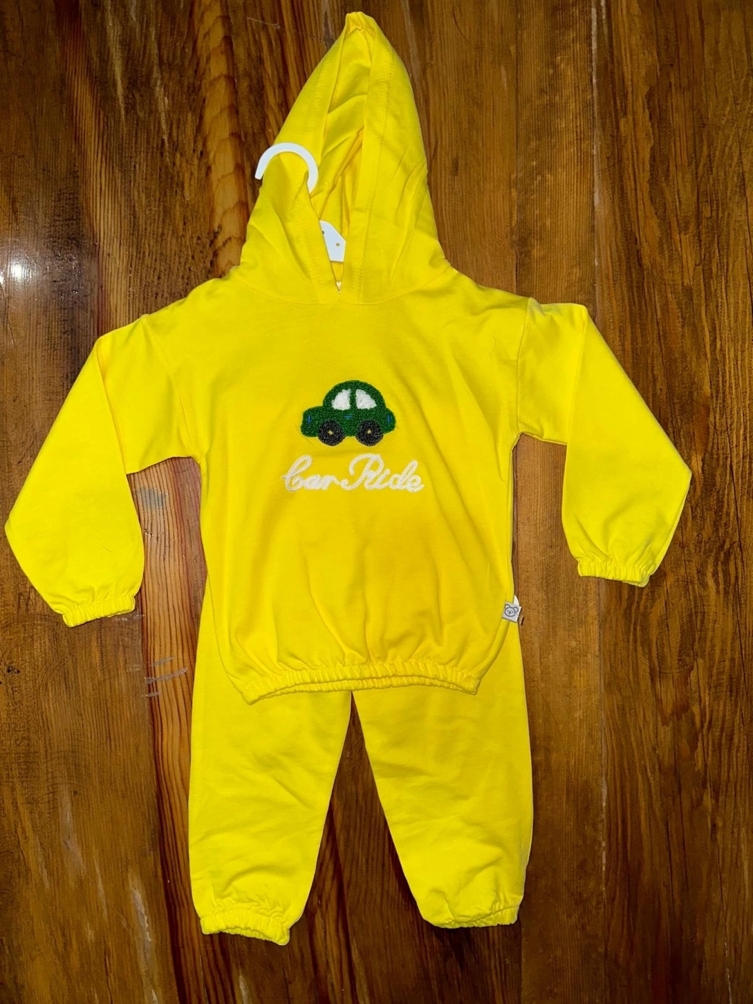 6-24 aylık araba baskılı takım sarı