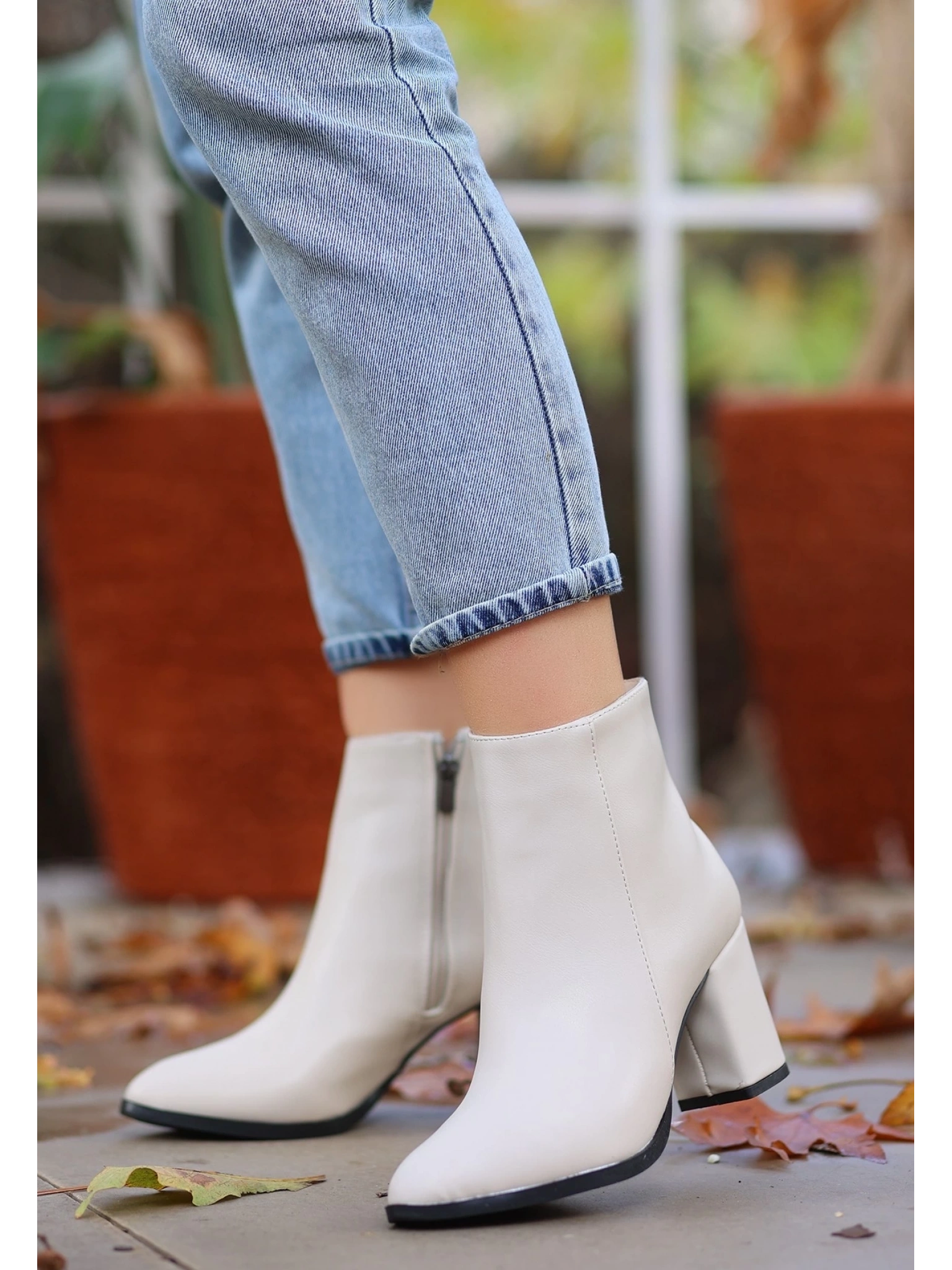 Biya Bej Cilt Topuklu Bot