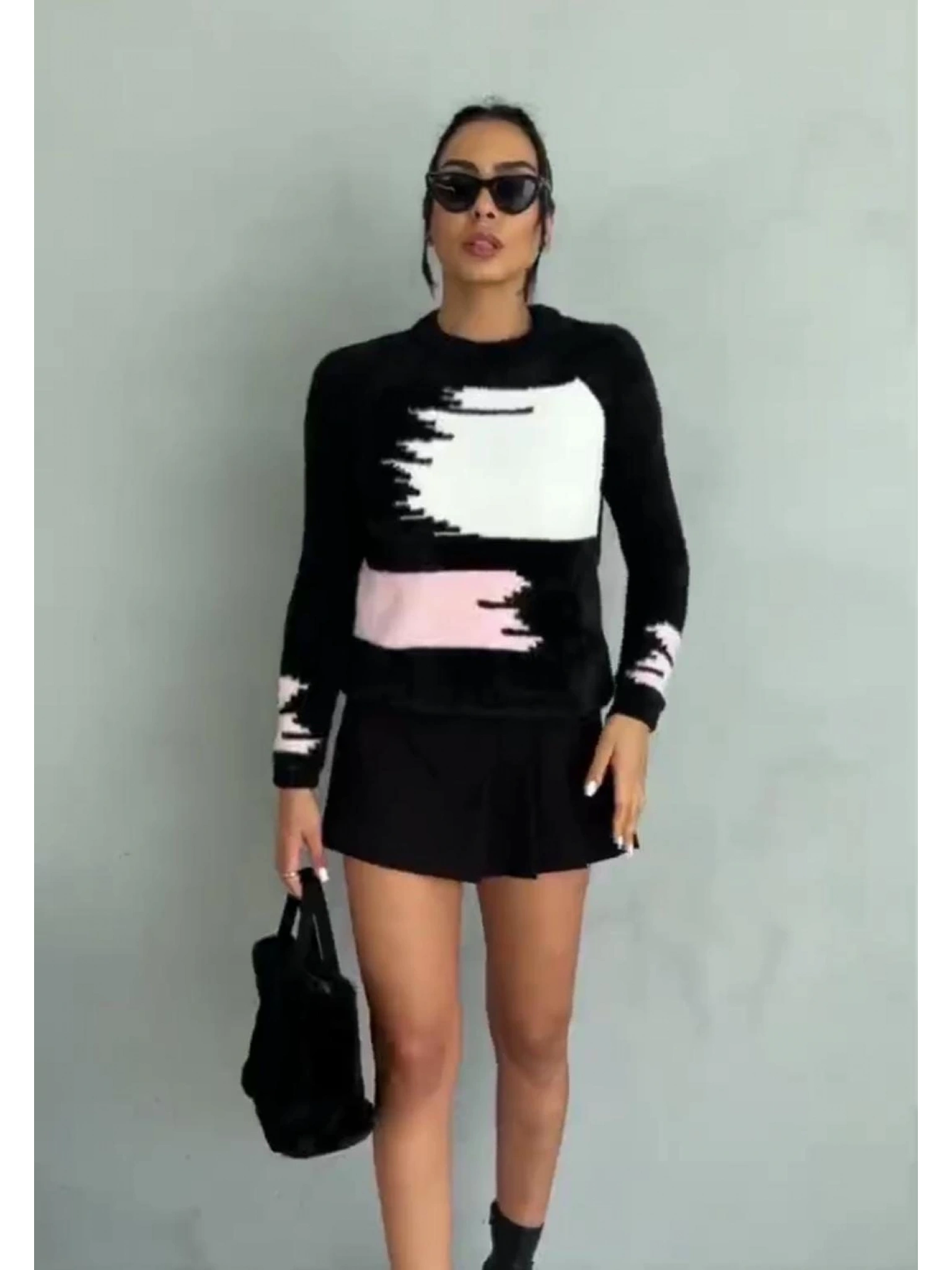 Bıyıklı triko kazak siyah