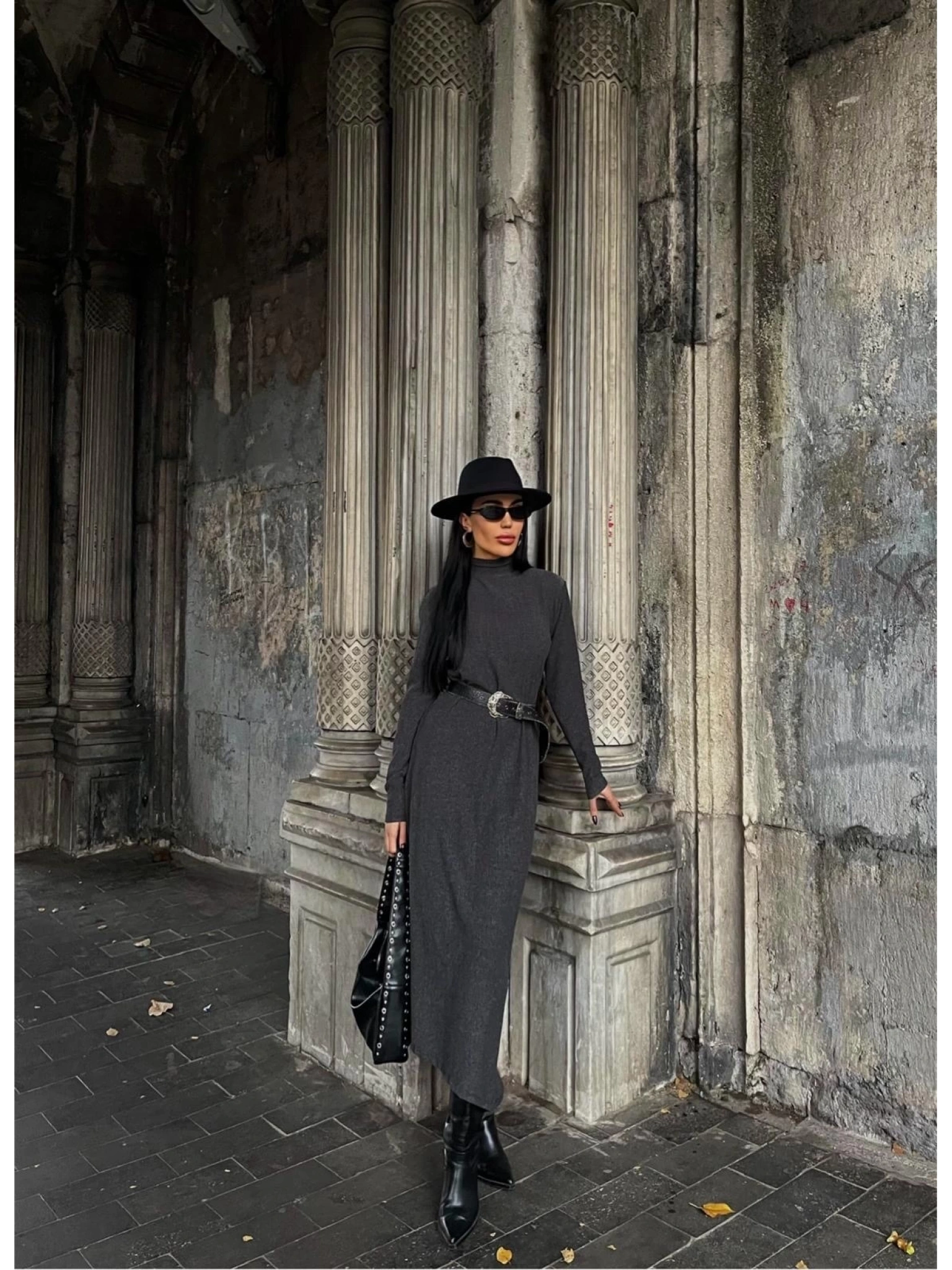 Boğazlı kalın bürümcük uzun elbise siyah