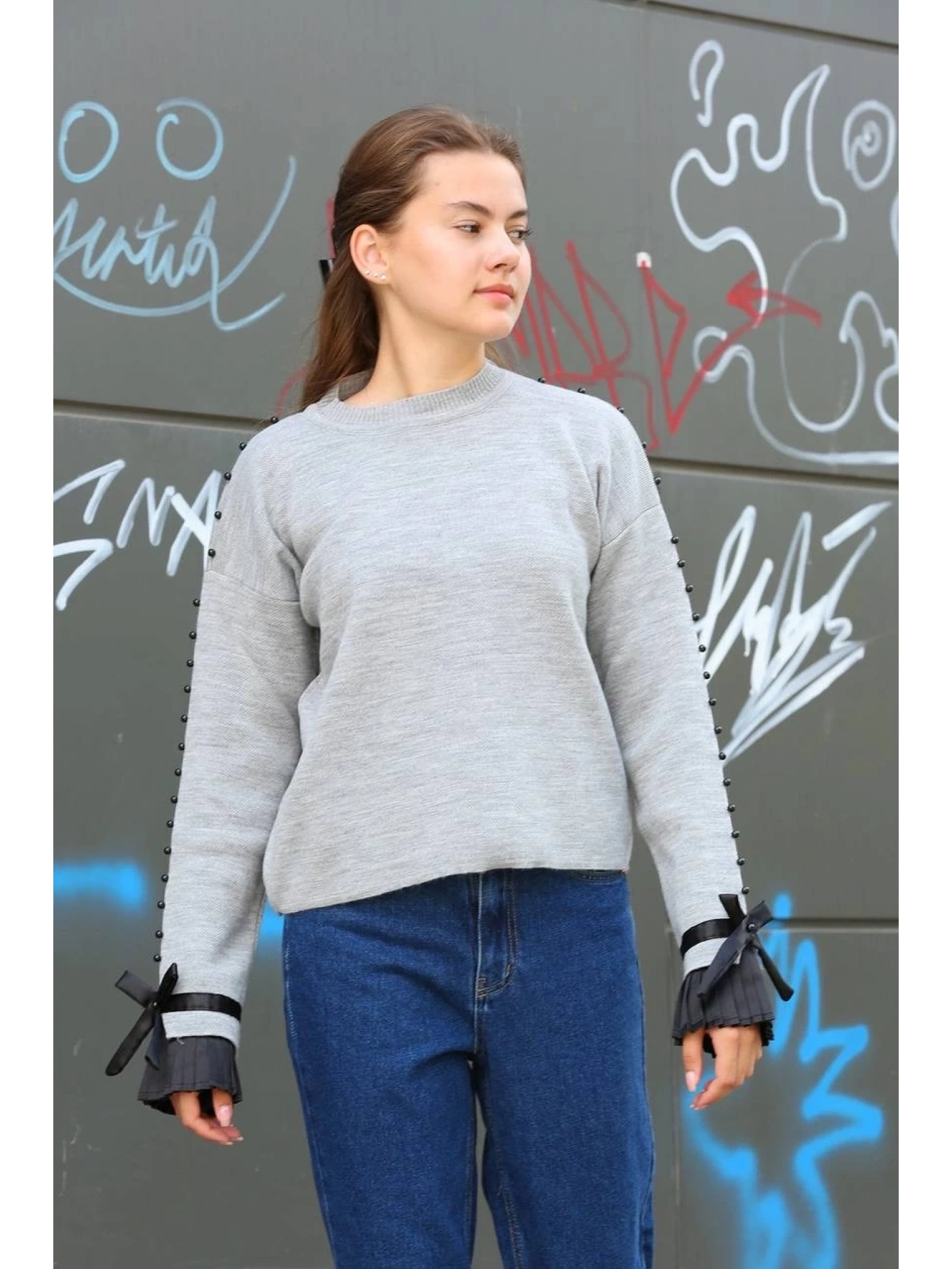 Boncuklu bile detaylı kazak gri