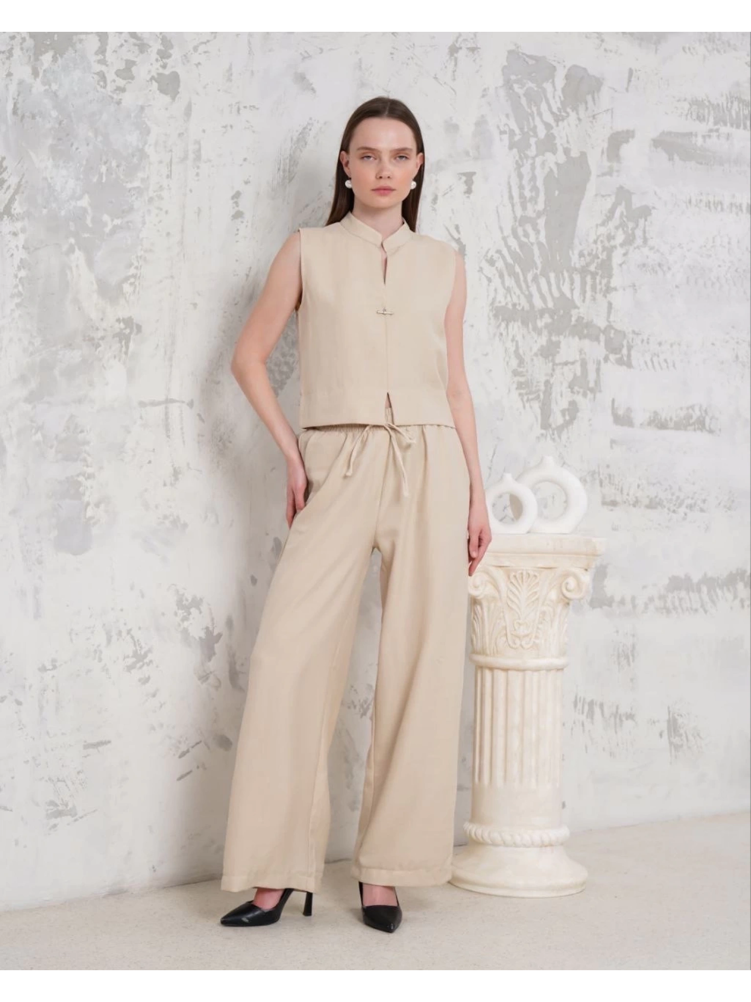 Broşlu yelek pantolon takım bej s255821