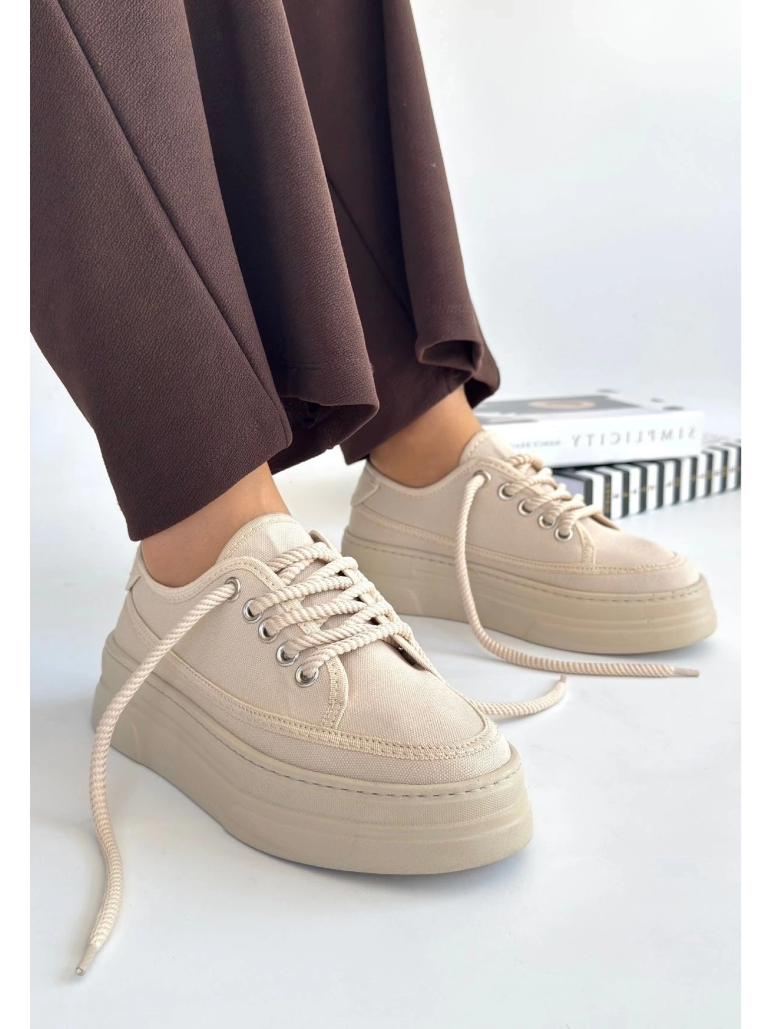 Carin Bej Keten Bağcıklı Spor Ayakkabı