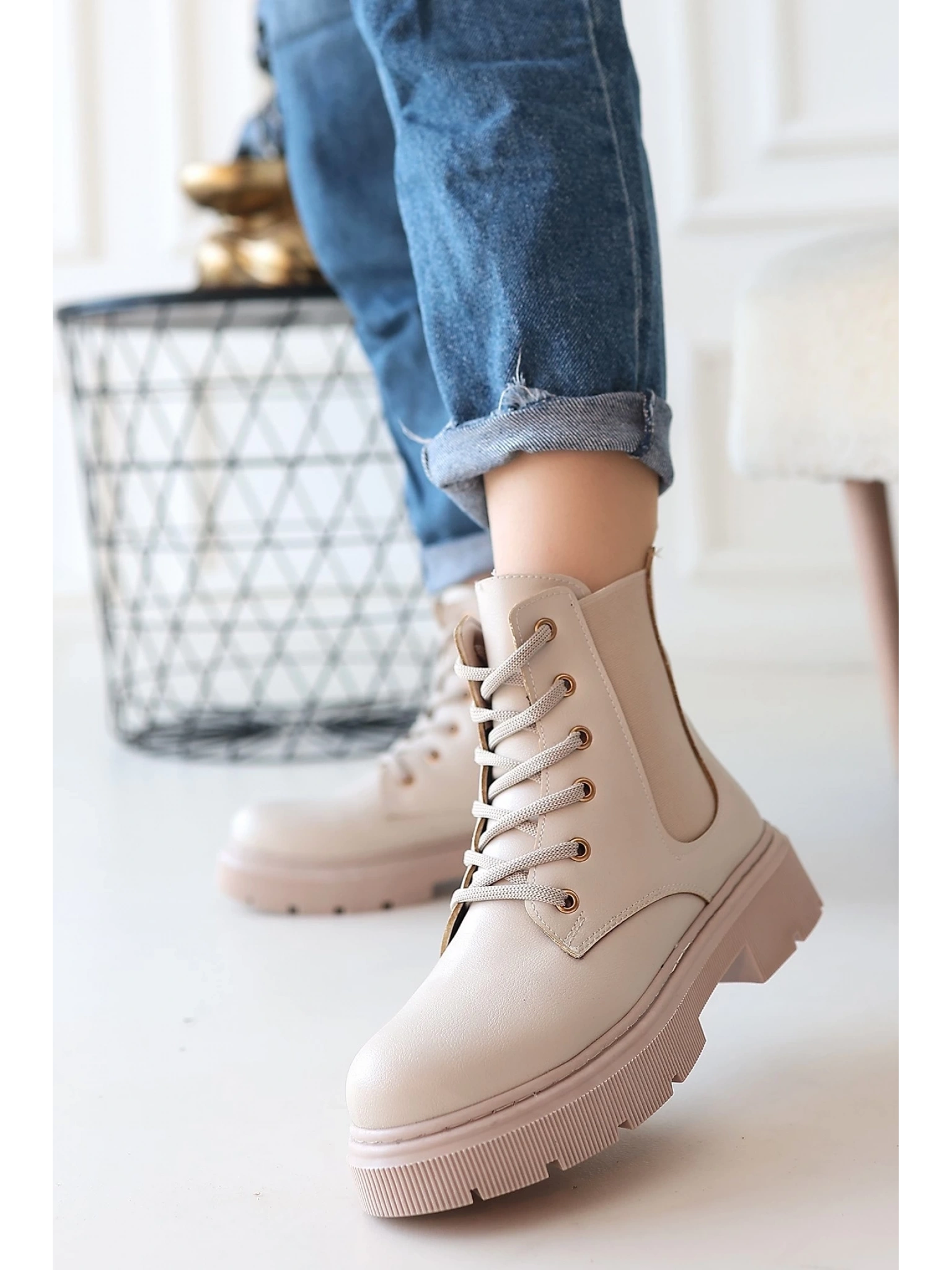 Daum Bej Cilt Bağcıklı Bot