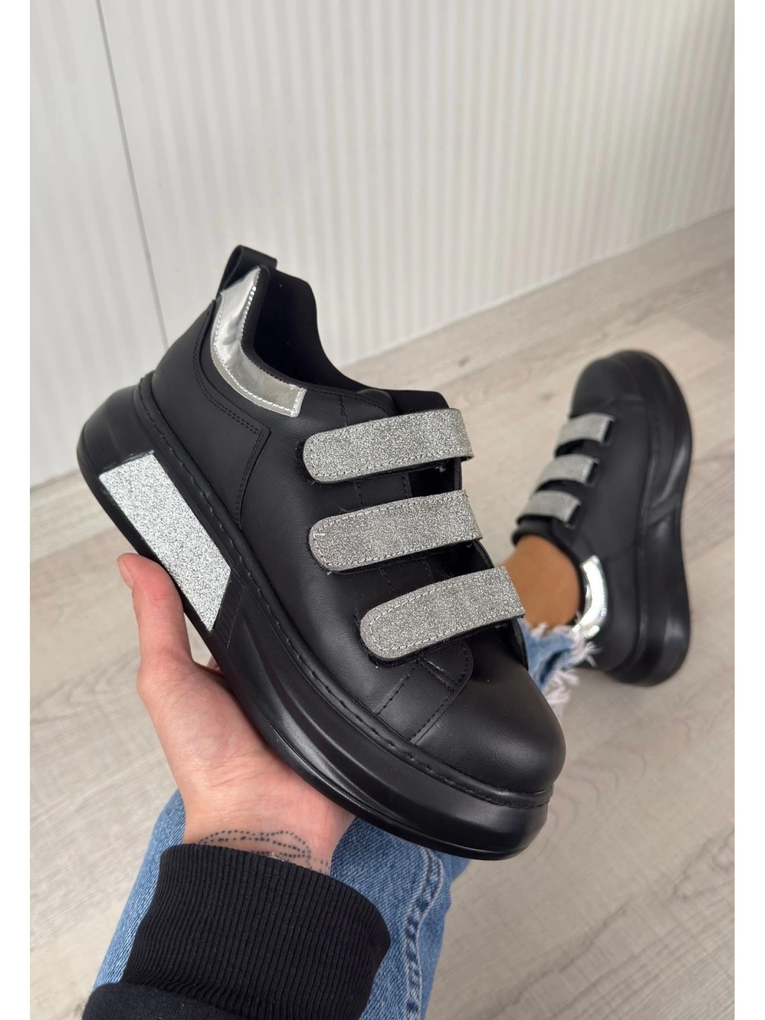 Elika Siyah Cilt Simli Cırt Cırtlı Spor Ayakkabı