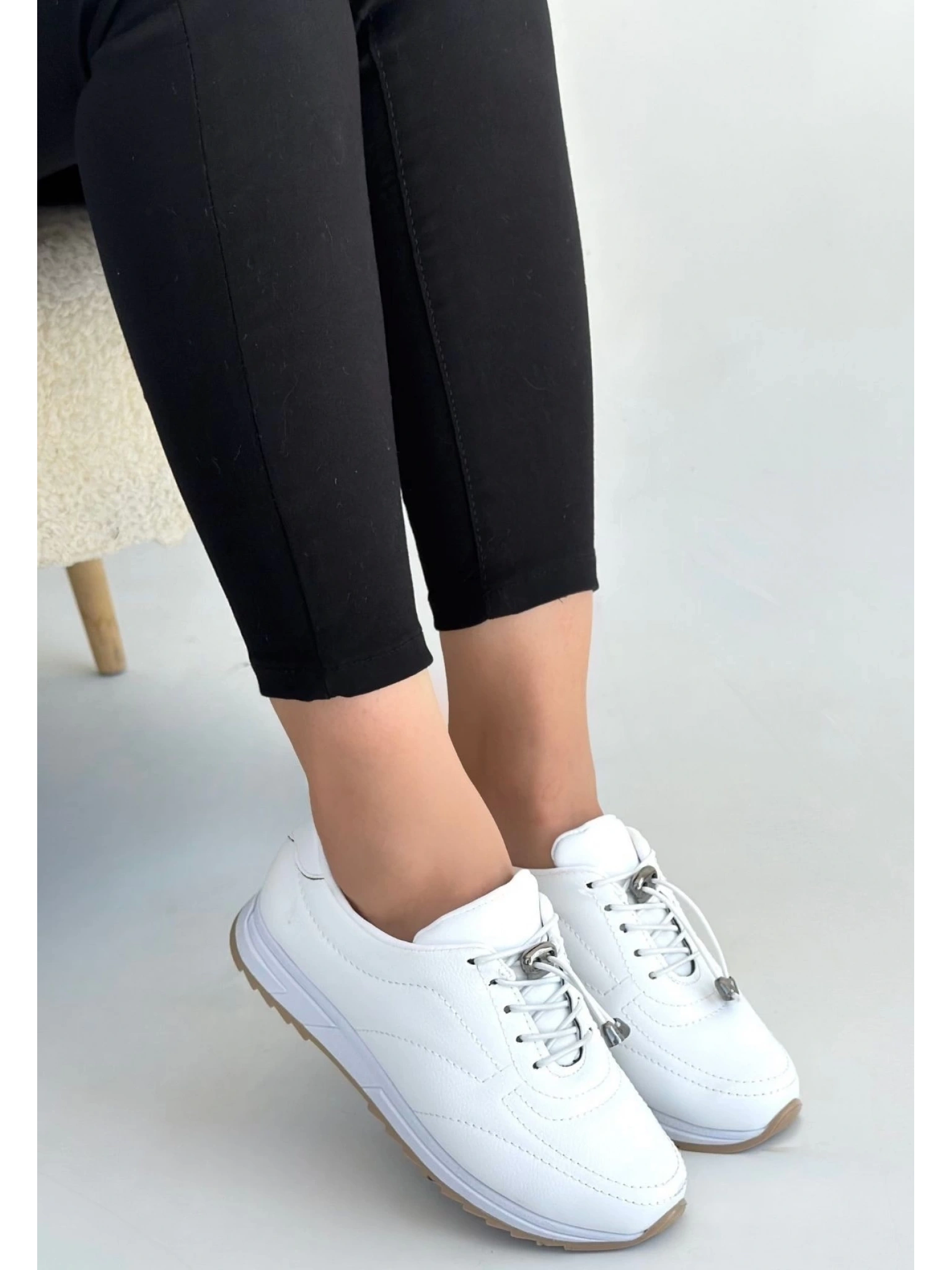 Finna Beyaz Cilt Bağcıklı Spor Ayakkabı