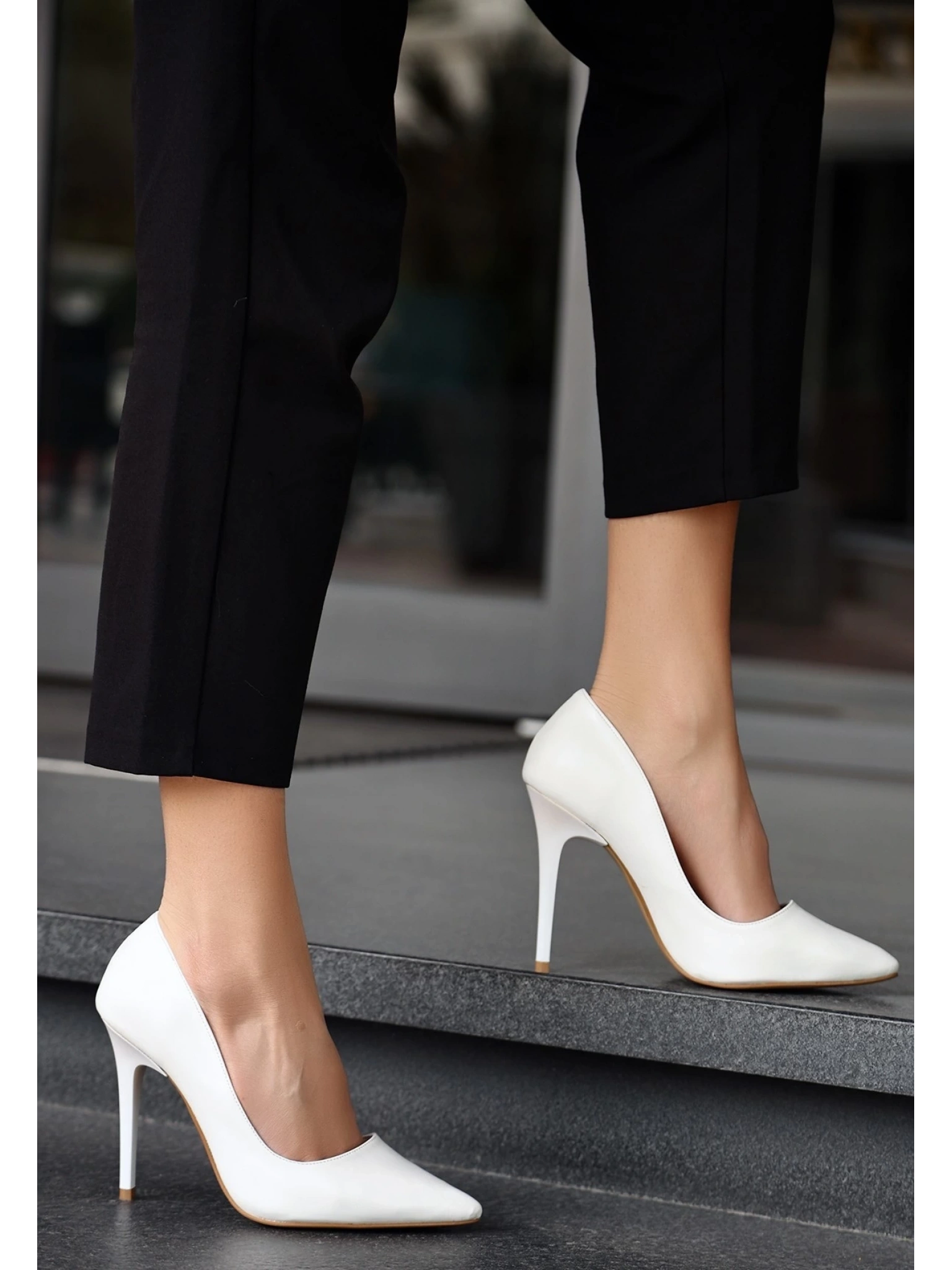 Hillar Beyaz Cilt Stiletto Ayakkabı
