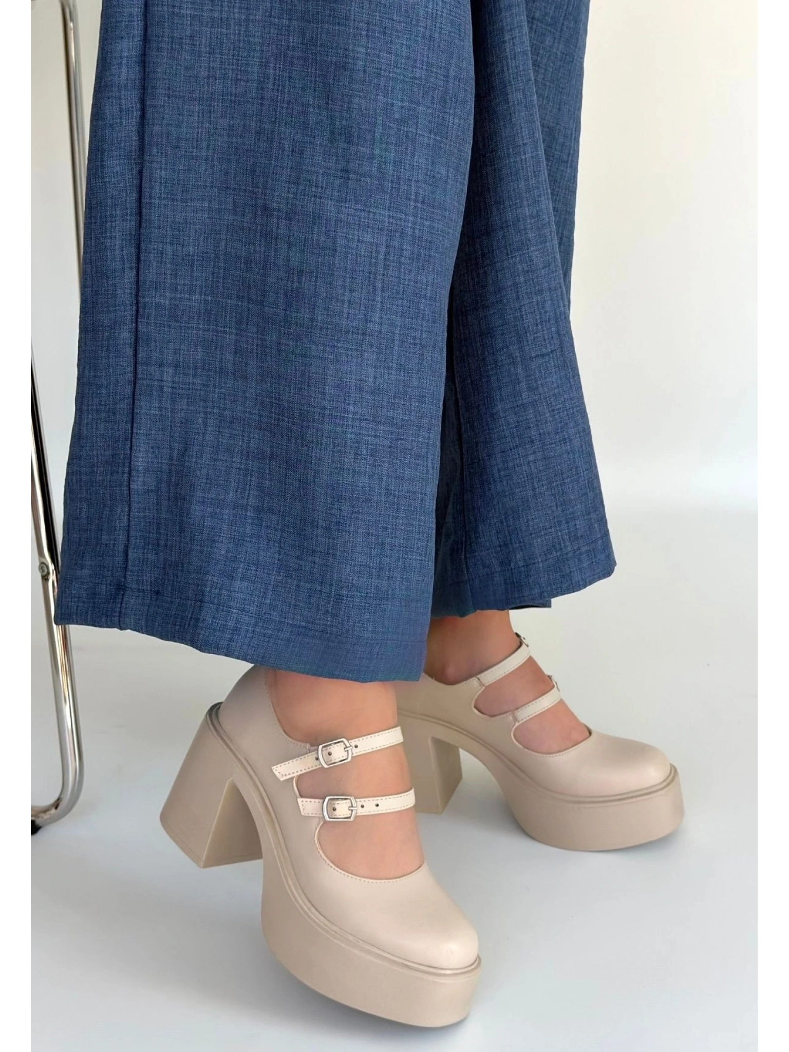 Jarlo Bej Cilt Dolgu Topuk Ayakkabı