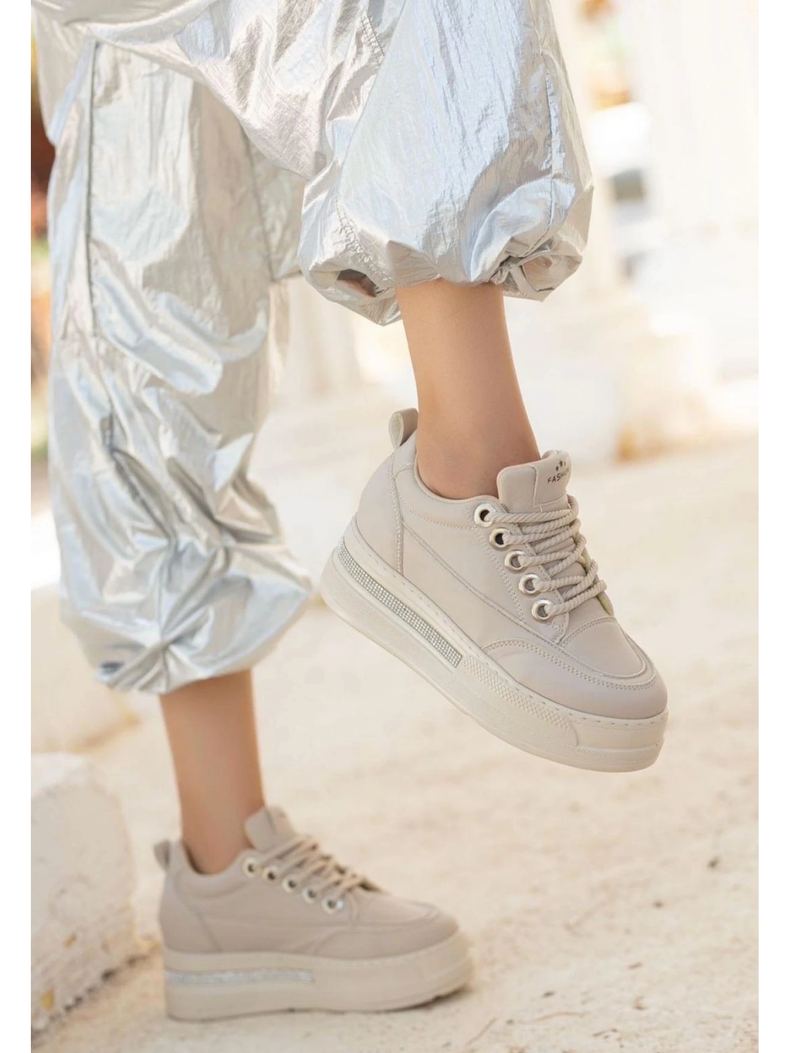 Lulu Bej Cilt Bağcıklı Spor Ayakkabı