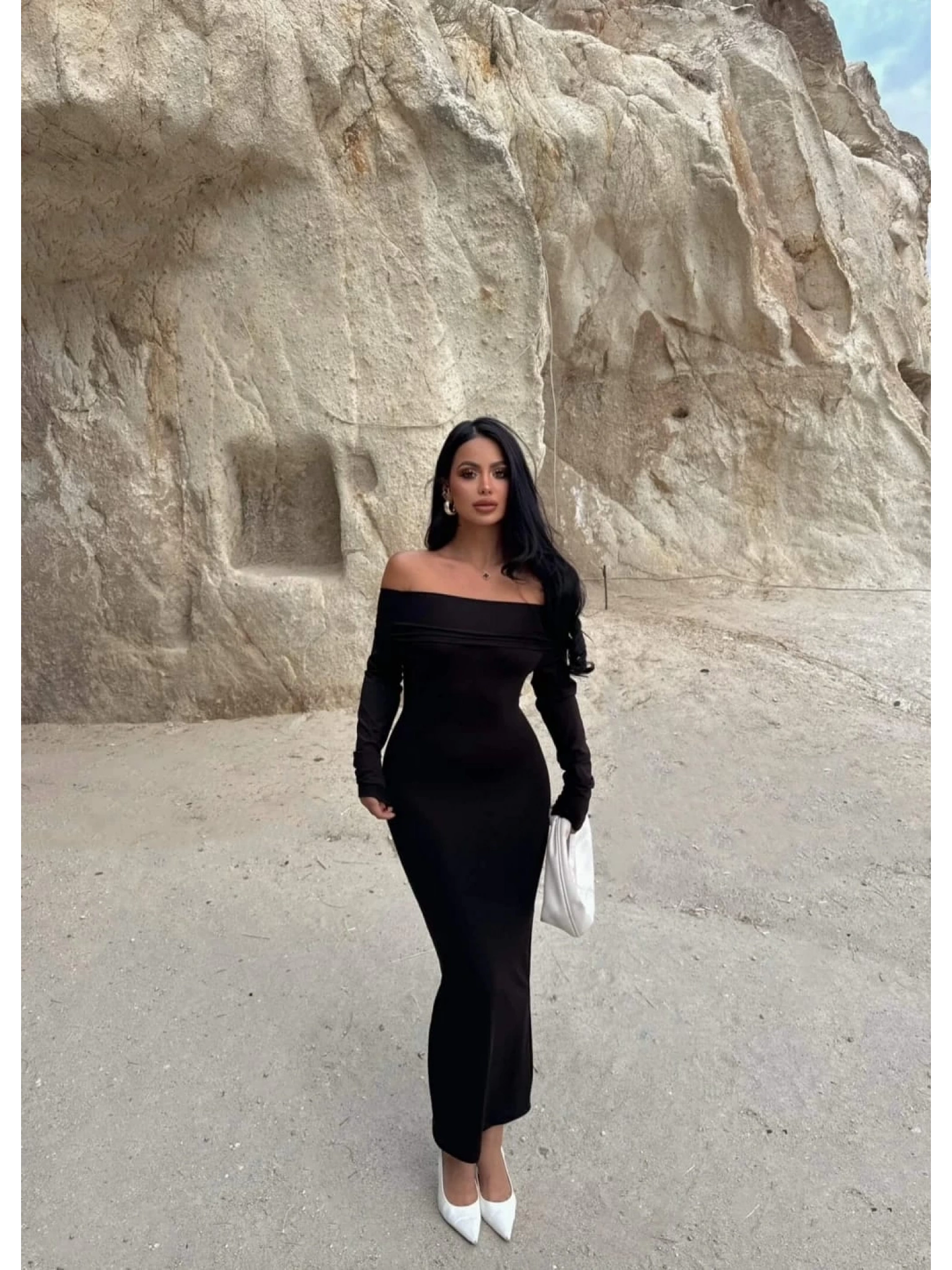 Madonna yaka esnek kumaş elbise siyah