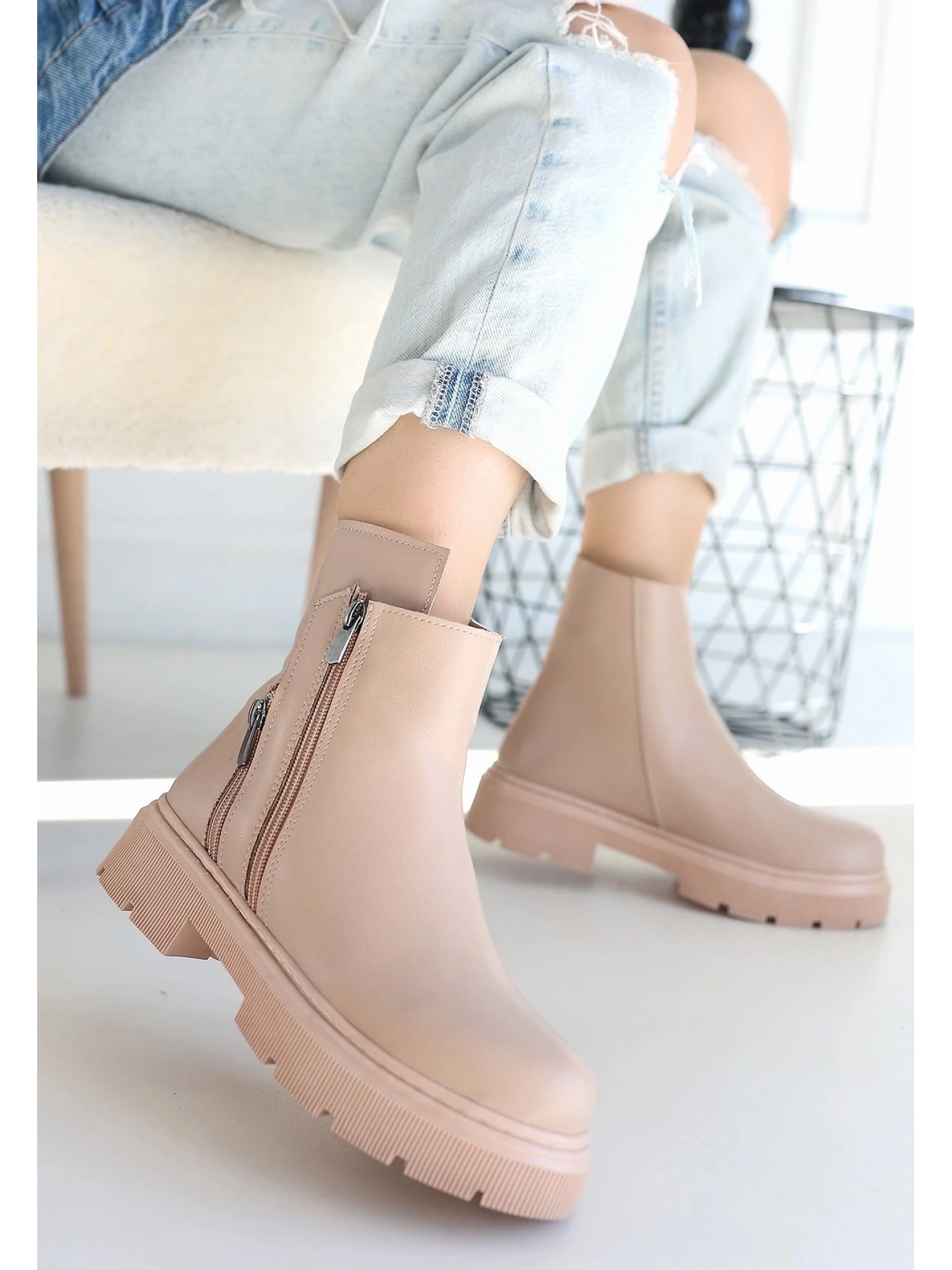 Menta Nude Cilt Fermuar Aksesuarlı Bot