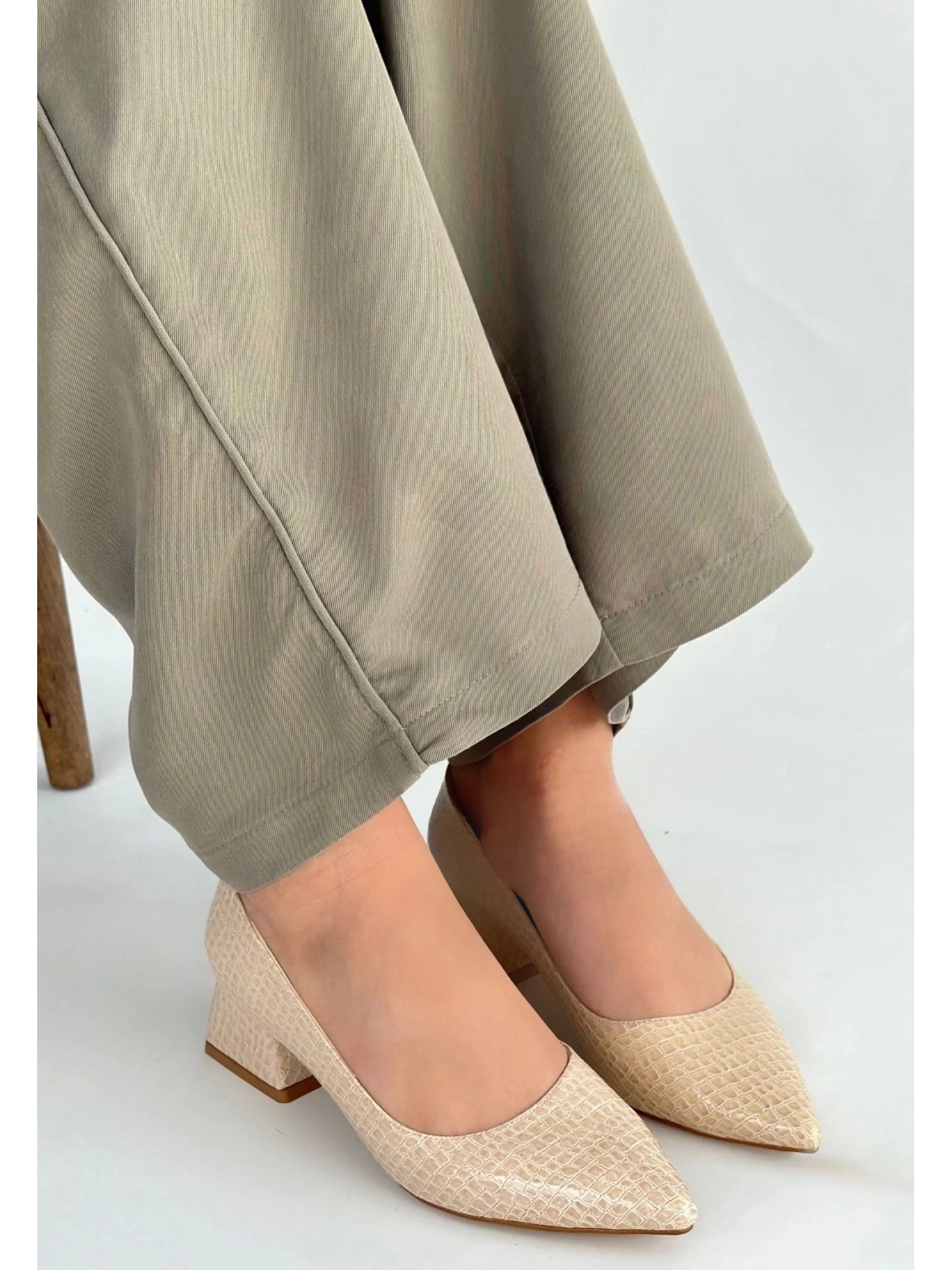 Meort Bej Rugan Topuklu Ayakkabı