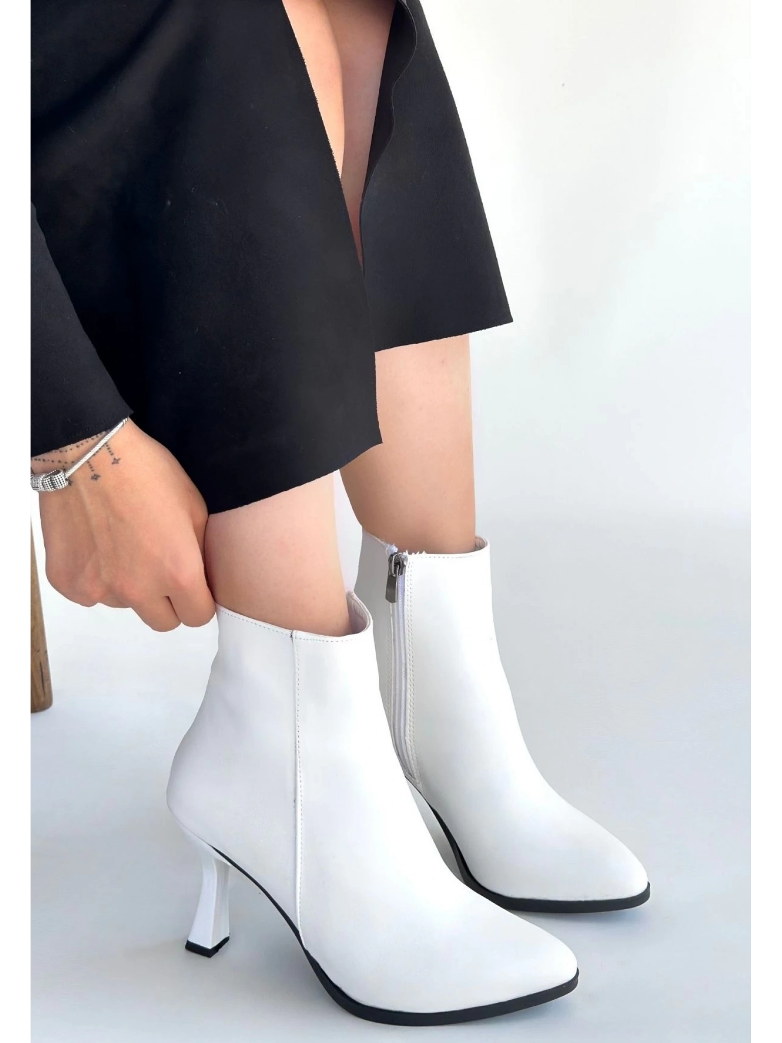 Mişha Beyaz Cilt Topuklu Bot