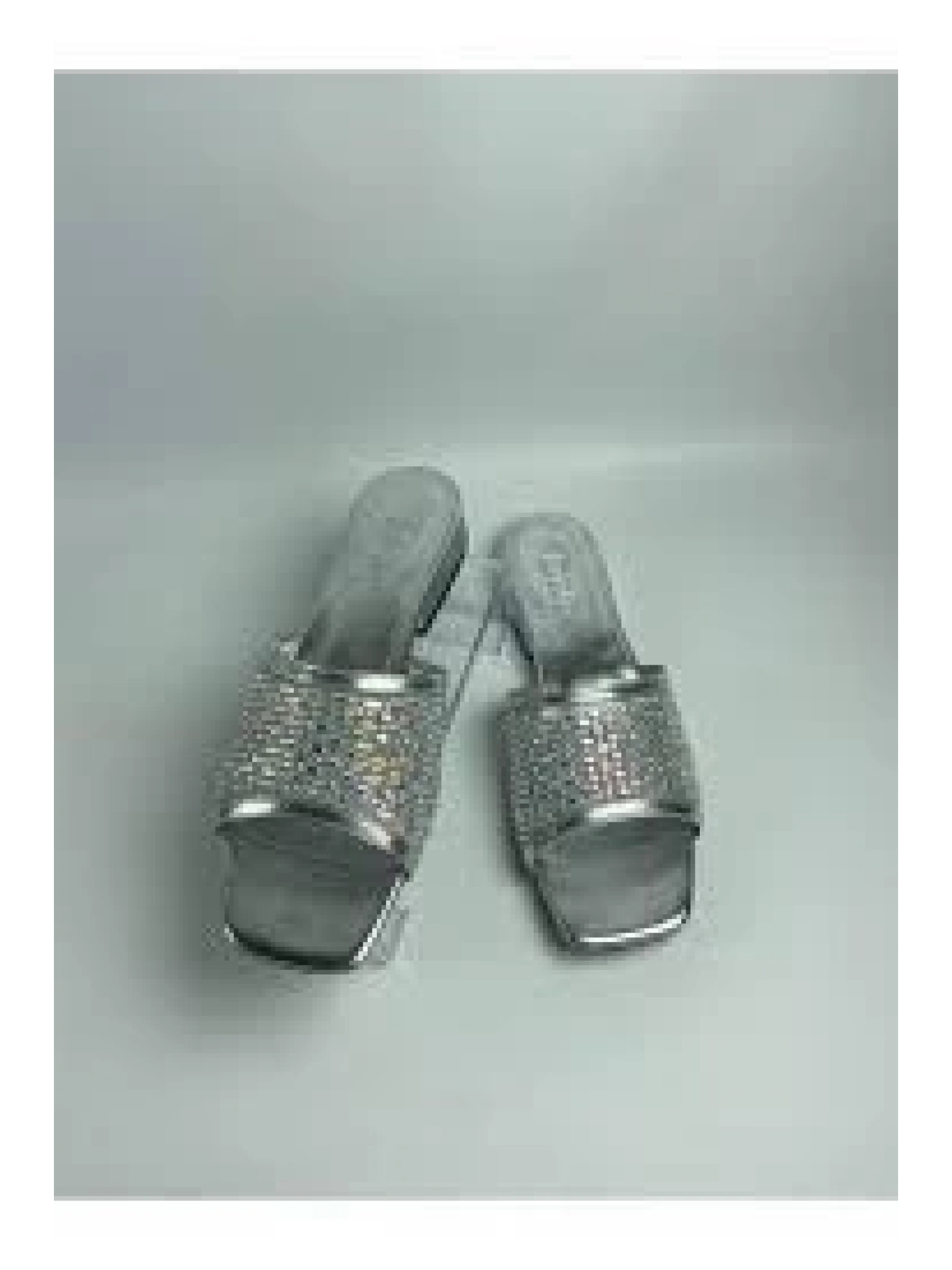 Ortu Gümüş Cilt İşlemeli Terlik