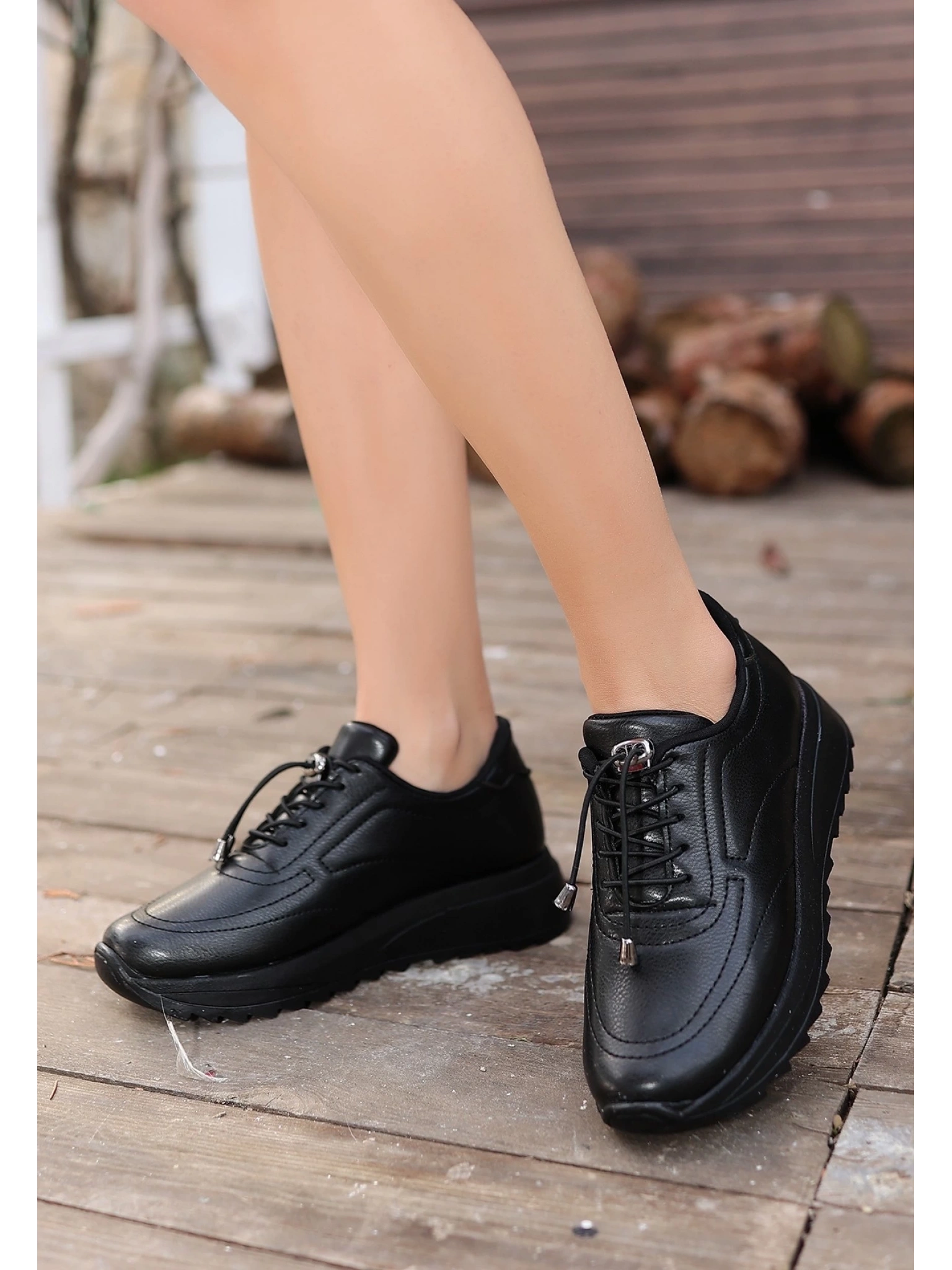 Romy Siyah Cilt  Bağcıklı Spor Ayakkabı