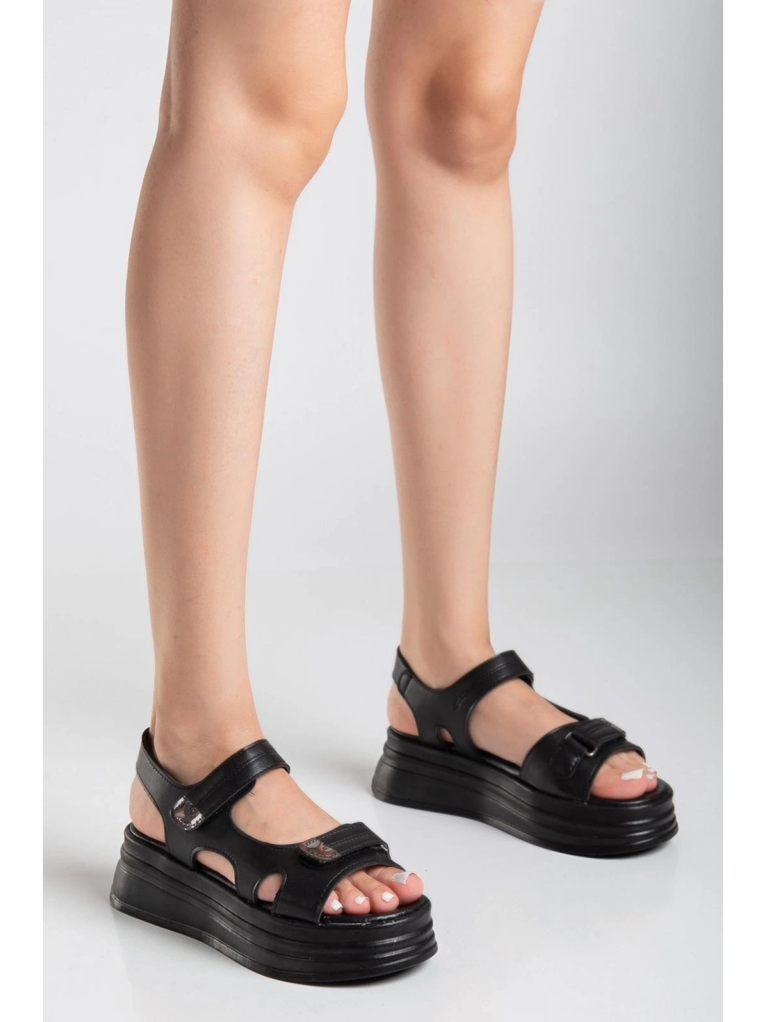 Saide Siyah Cilt Cırt Cırtlı Sandalet