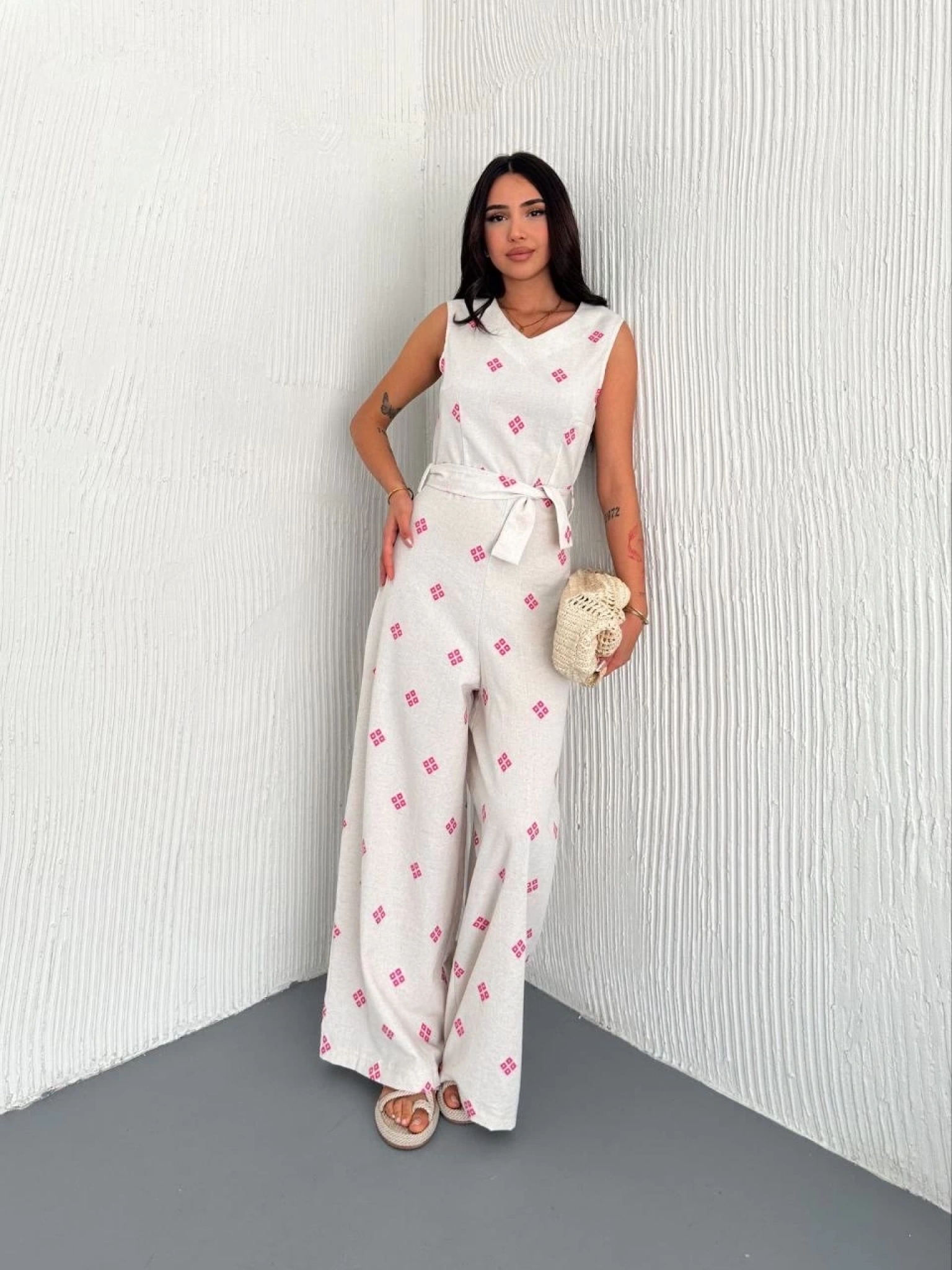 Sırt dekolteli keten beyaz tulum S1036