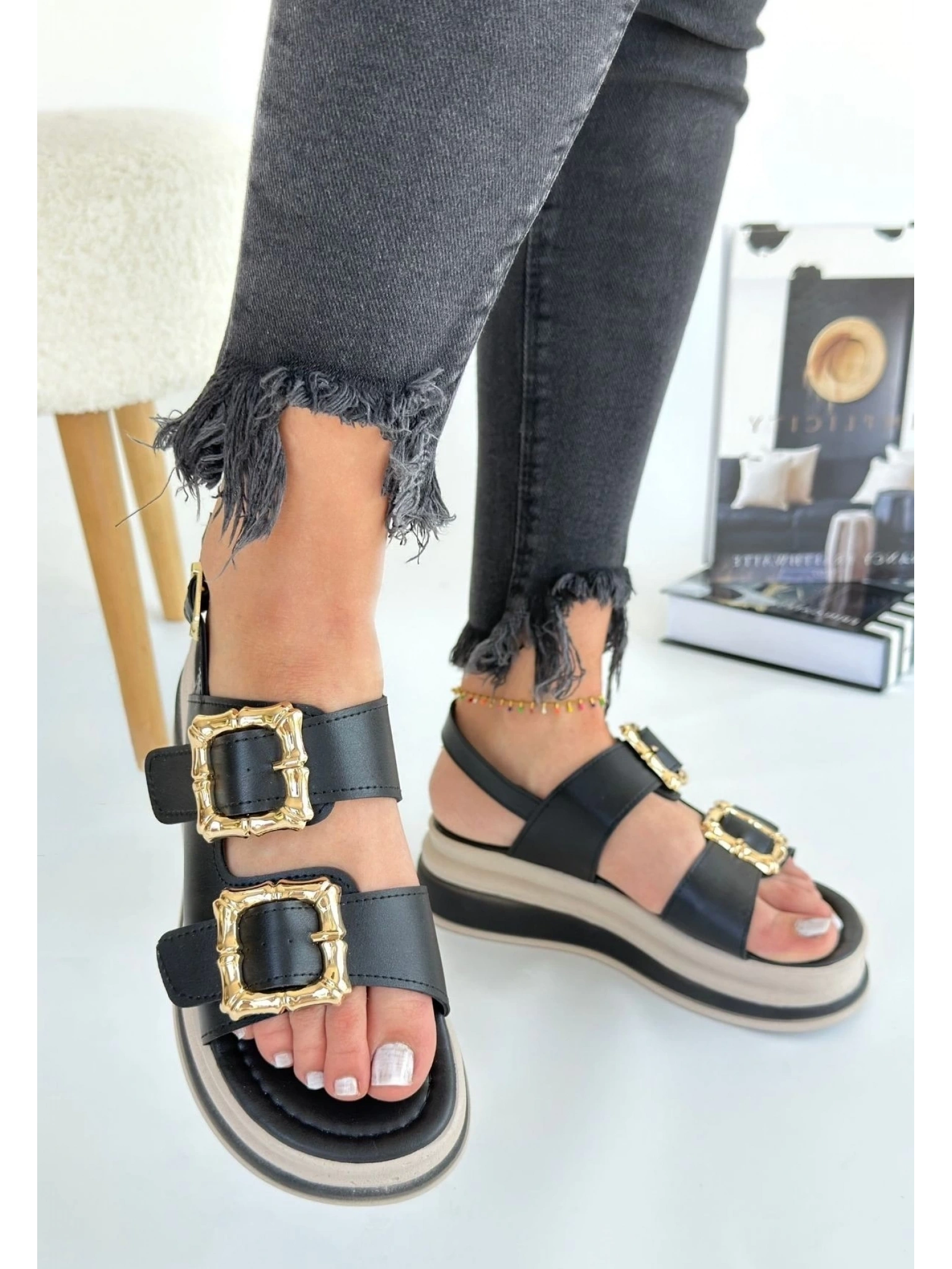 Stan Siyah Cilt Sandalet