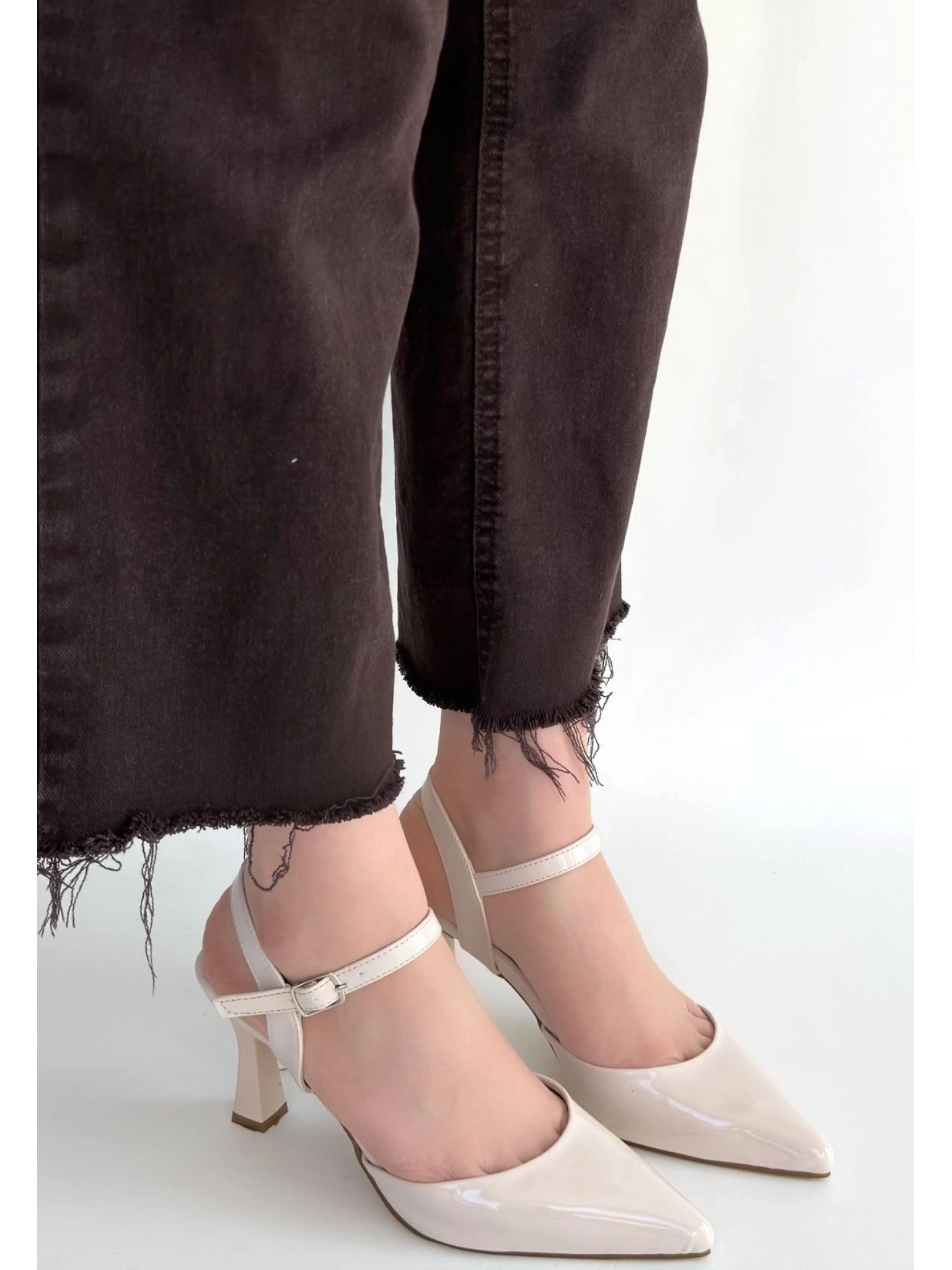 Suden Bej Rugan Topuklu Ayakkabı