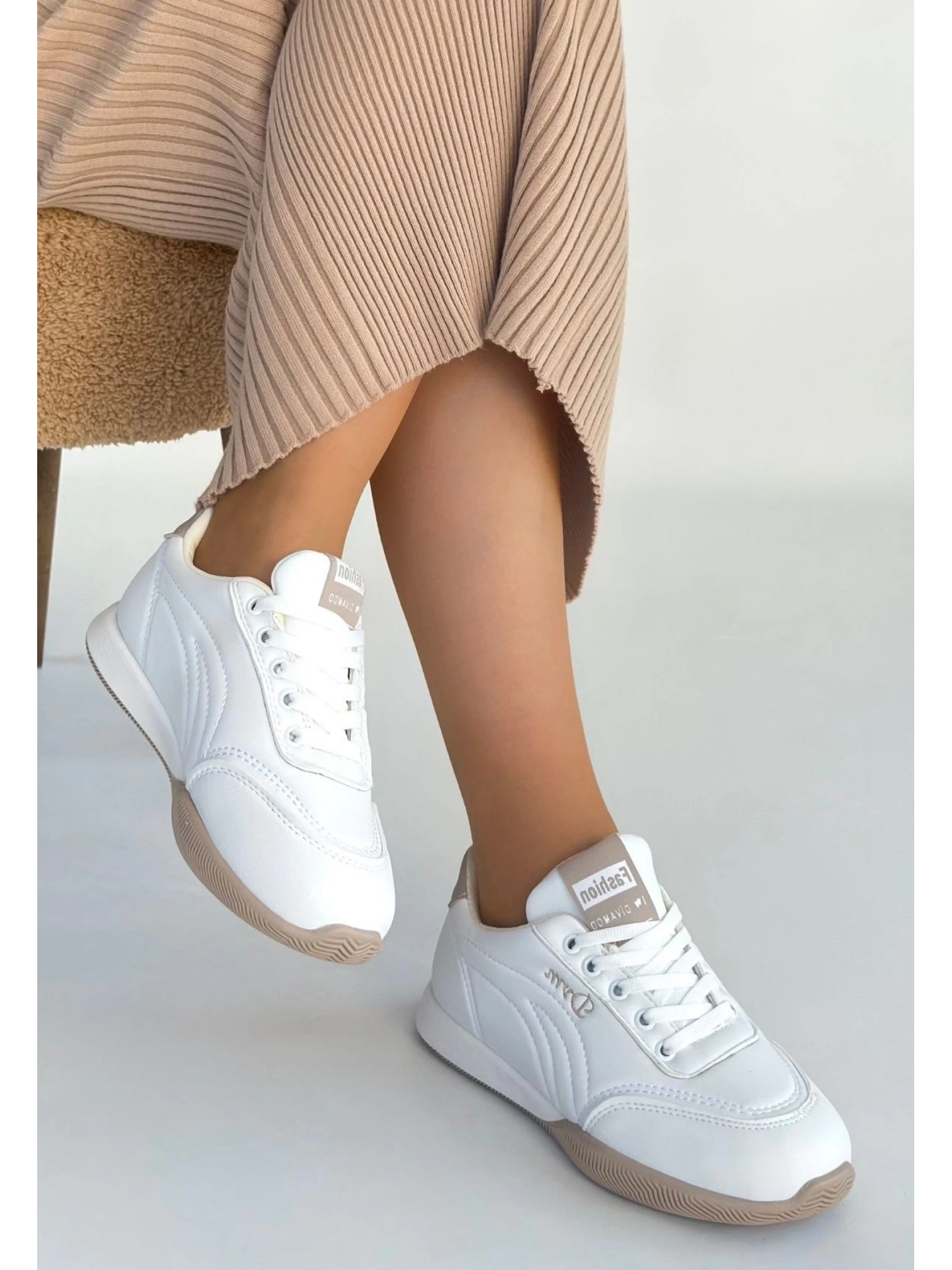 Tawen Beyaz Cilt Bağcıklı Spor Ayakkabı