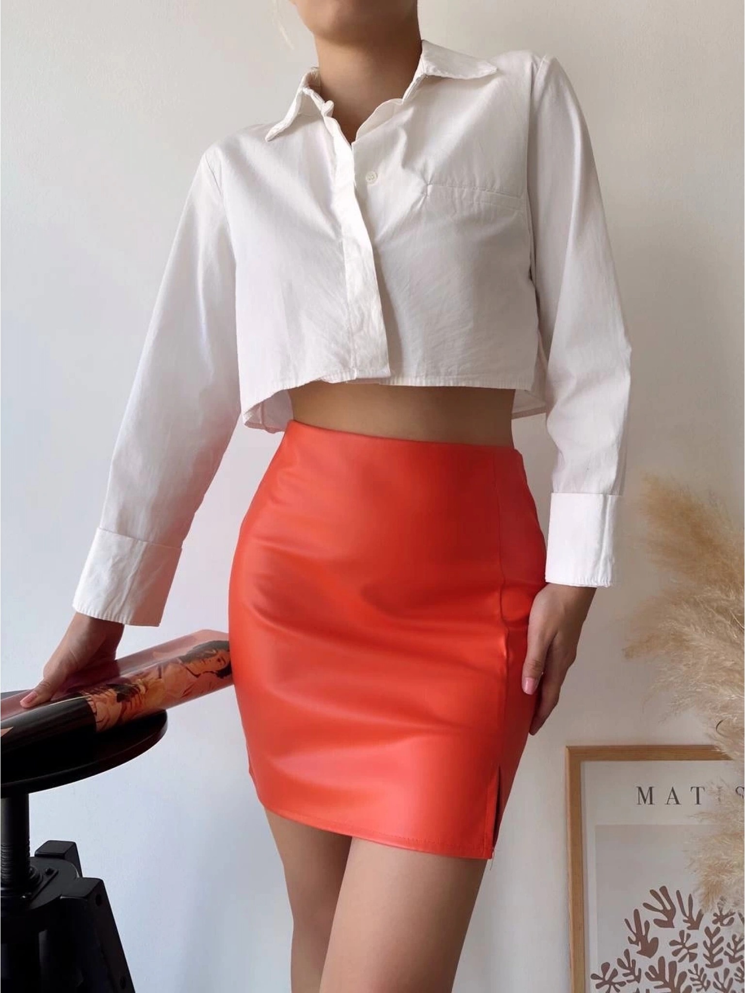 Tek yırtmaçlı arkadan fermuarlı deri etek turuncu s24475