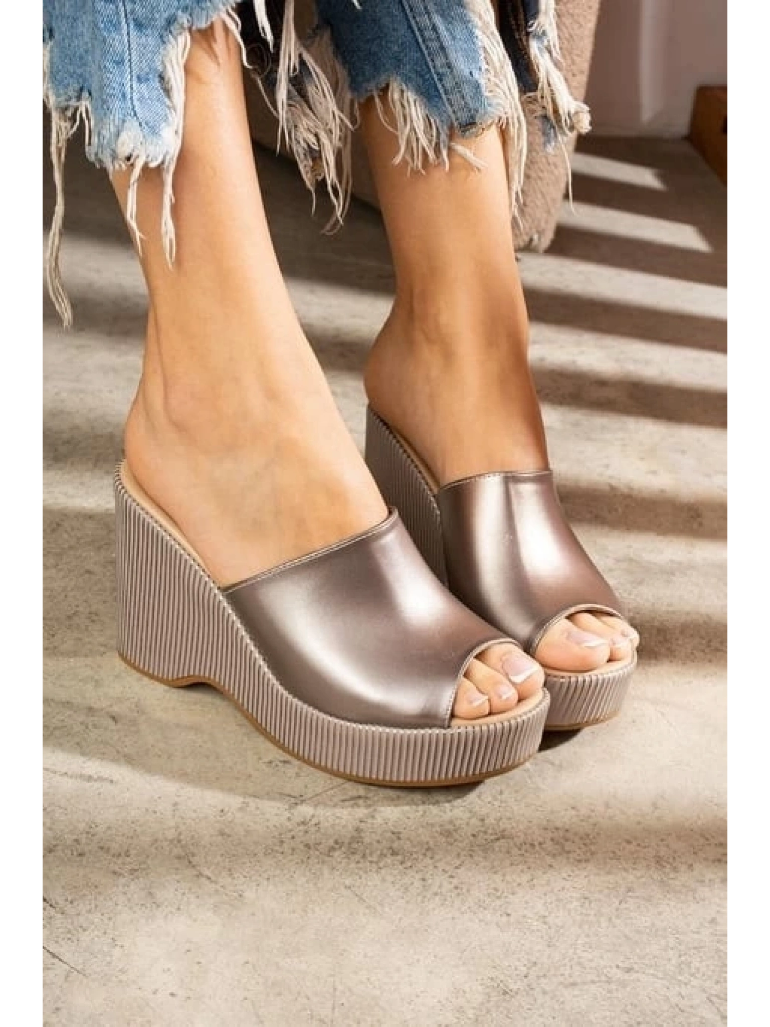 Tlay Platin Cilt Dolgu Topuk Terlik