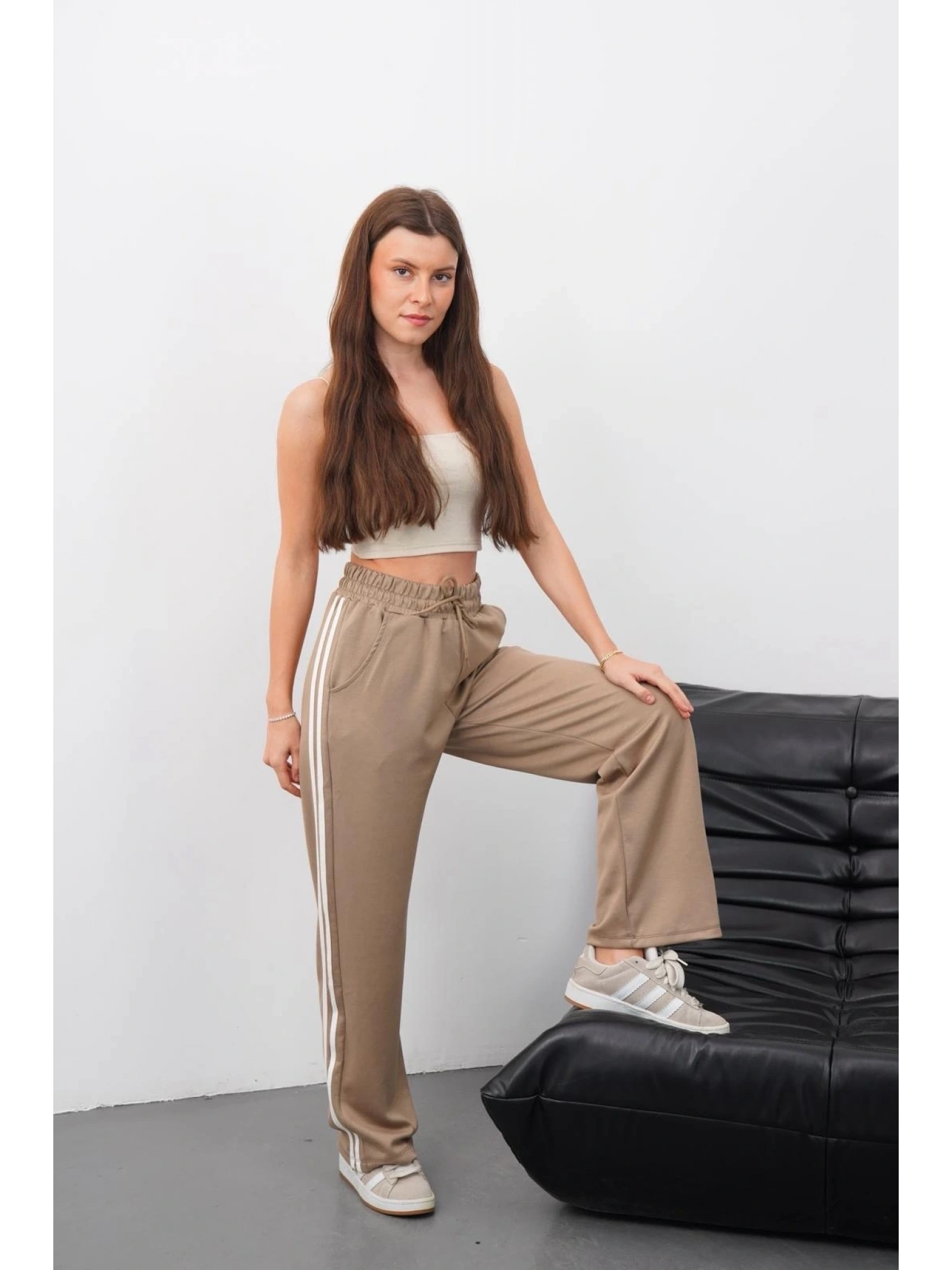 Yandan çift şeritli pantolon vizon