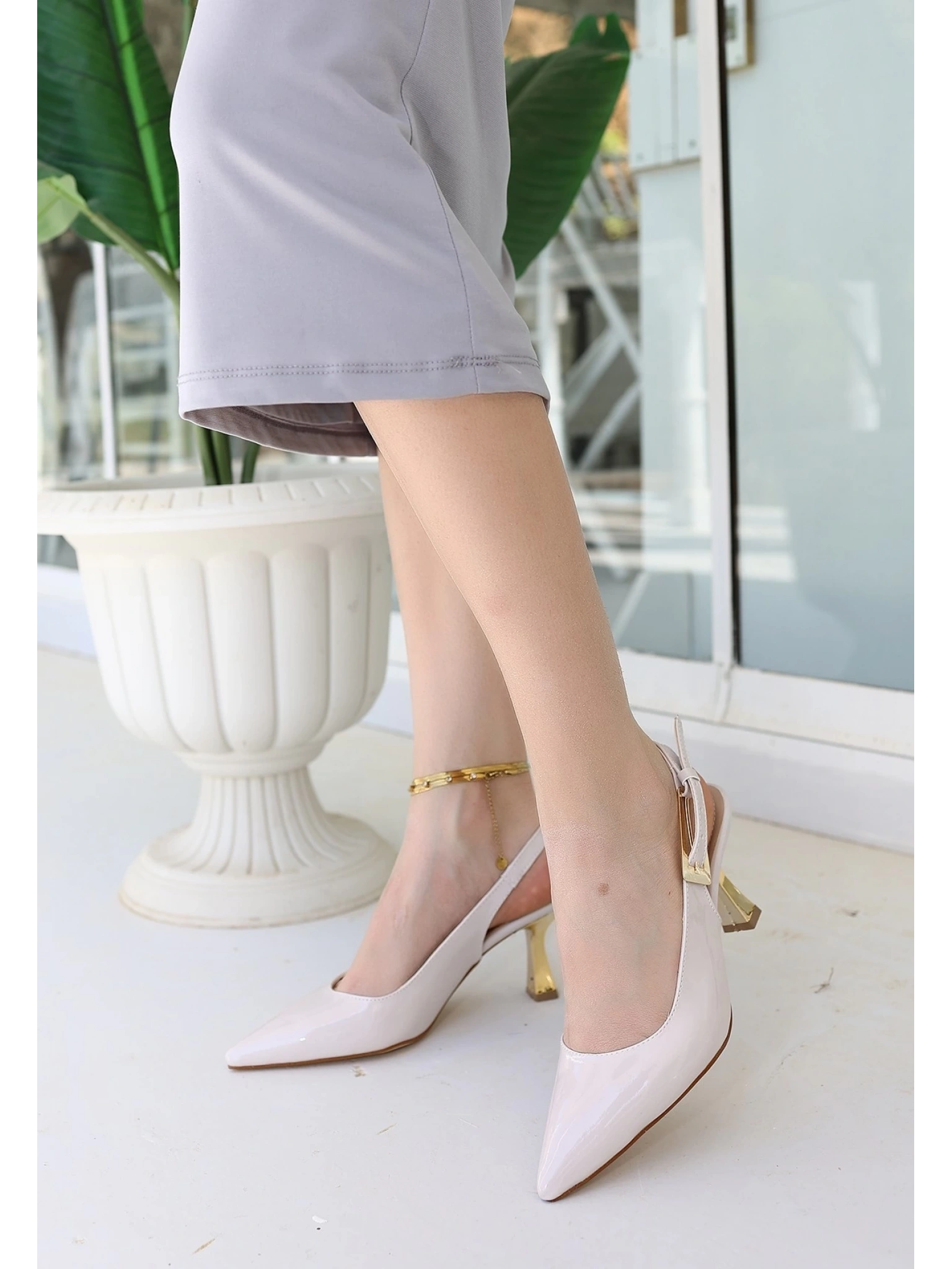 Zalin Bej Rugan Topuklu Ayakkabı