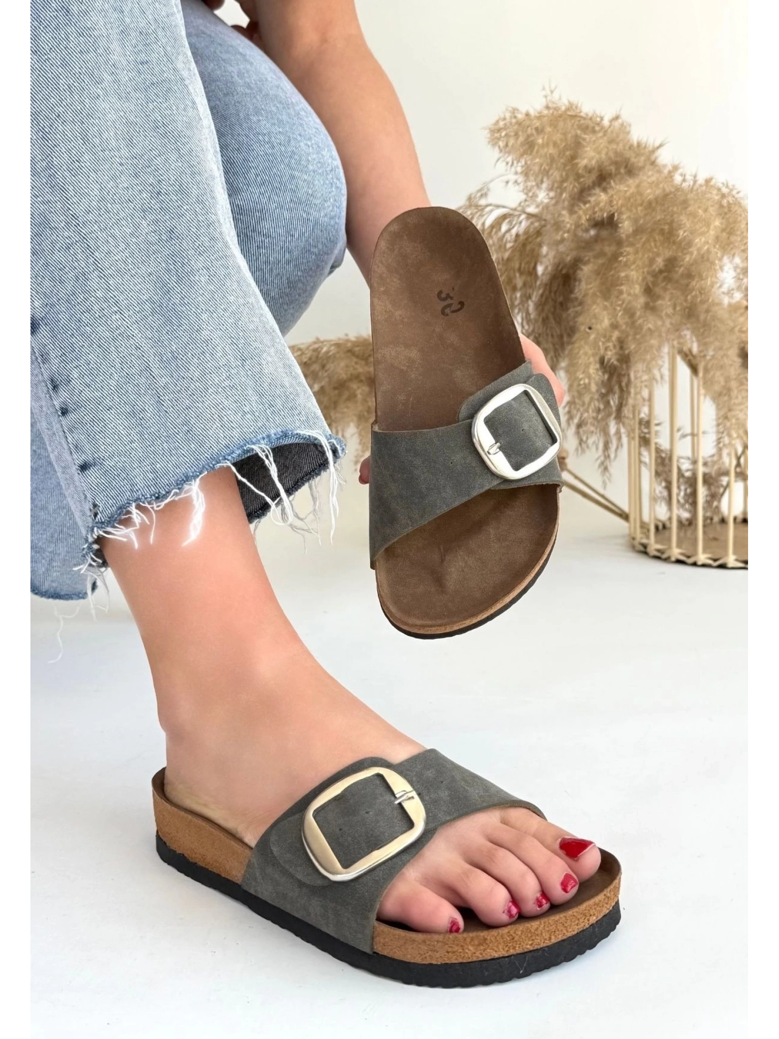 Zooy Yeşil Nubuk Terlik