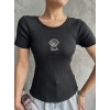 Bac nakışlı bluz