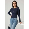 Çıtçıt Detaylı Bluz Lacivert T4343