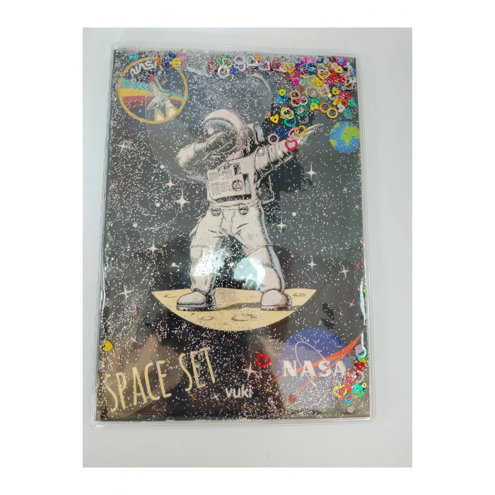 Hediyelik Defter A5 Boy Simli Ve Sulu Şeffaf Astronot Temalı Defter Okula Başlangıç Hediyesi