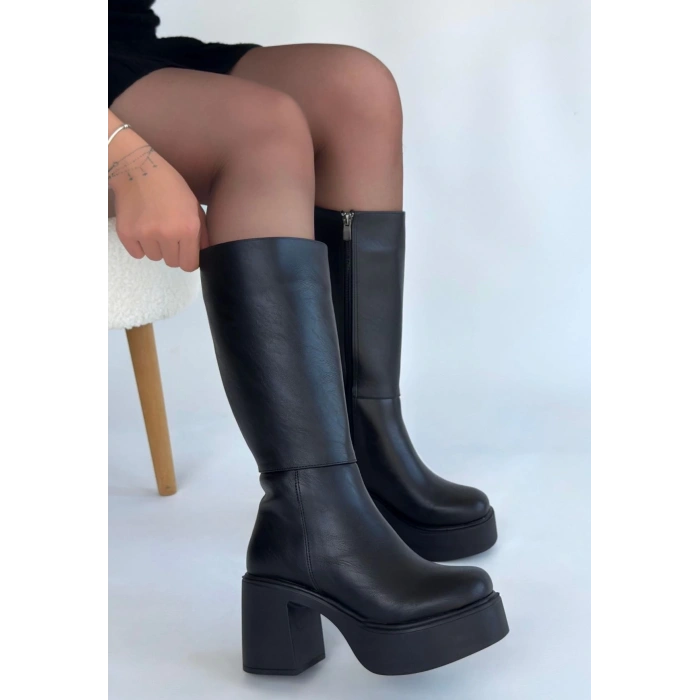 Disan Siyah Cilt Topuklu Çizme