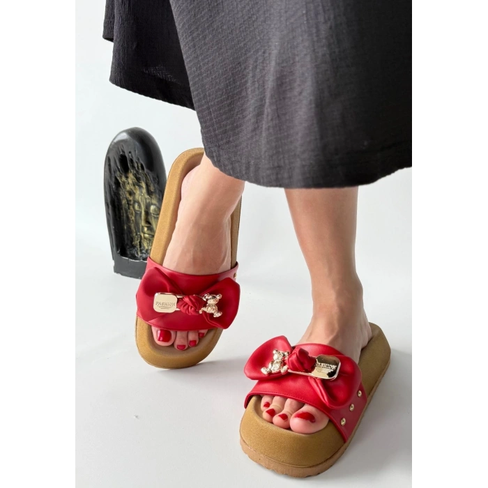 Jude Kırmızı Cilt Ayıcıklı Terlik