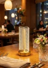 Corcoz® Dalgalı Silindirik Kristal Çizgili Model LED Masa Lambası – Gold Tabanlı, Dokunmatik, 3 Renk Işık Modlu, Şarjlı Modern Dekoratif Gece Lambası