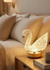 Corcoz® Kuğu Model Kristal LED Masa Lambası – Dokunmatik, 3 Renk Işık Modlu, Şarjlı Mini Dekoratif Gece Lambası
